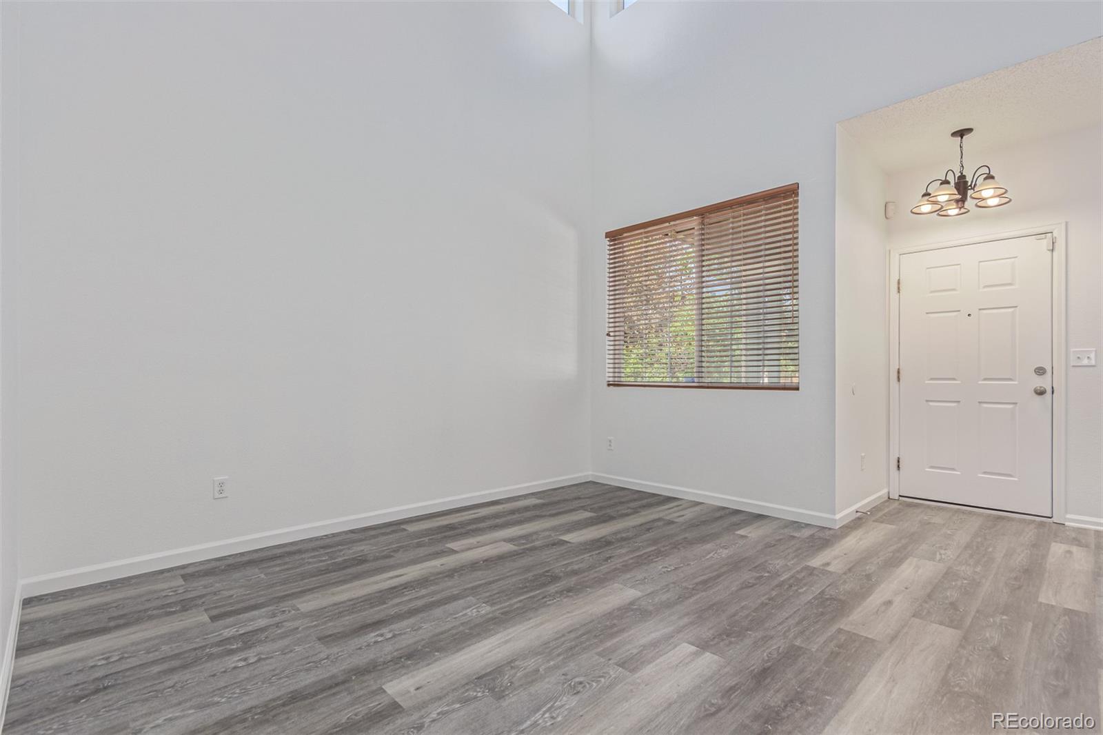 MLS Image #5 for 19466 e 59th drive,aurora, Colorado