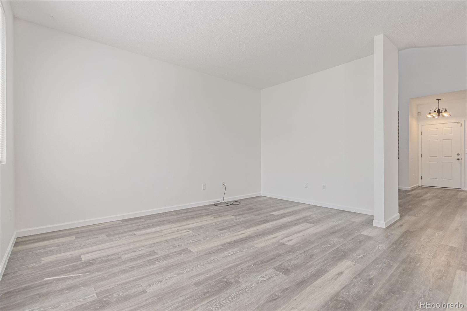 MLS Image #7 for 19466 e 59th drive,aurora, Colorado