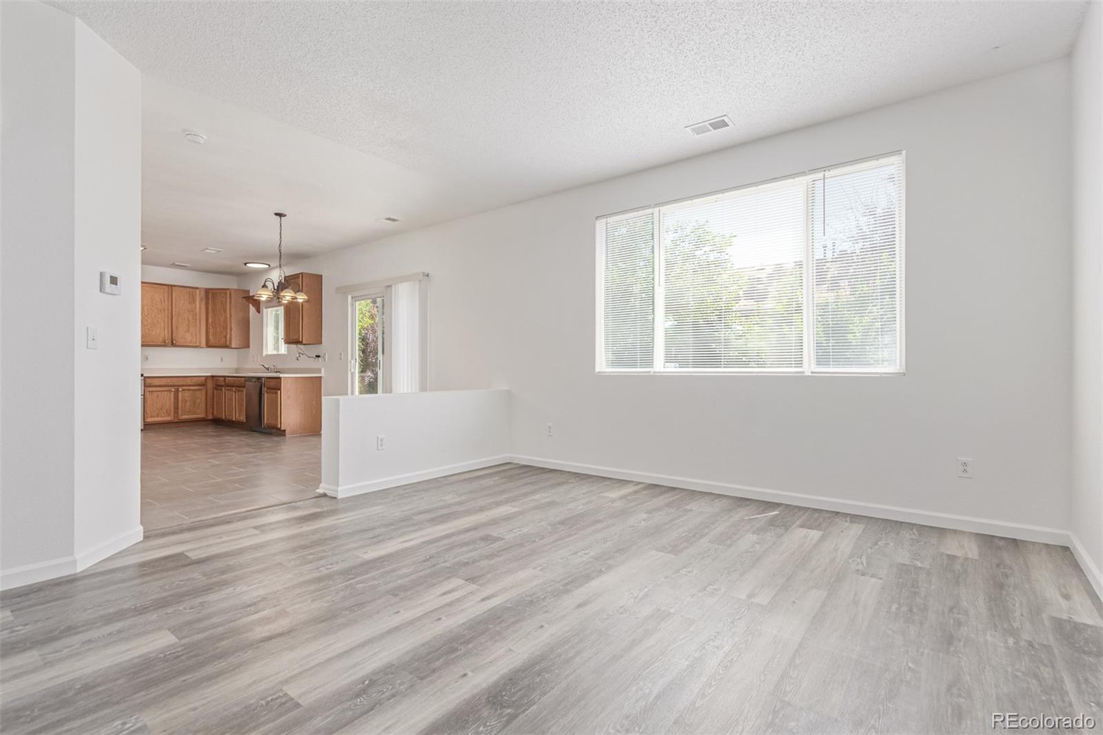 MLS Image #9 for 19466 e 59th drive,aurora, Colorado