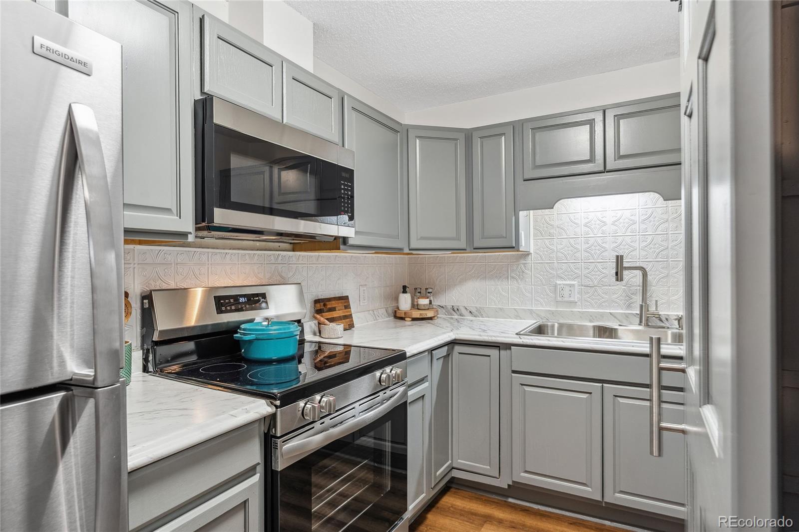 MLS Image #12 for 2835 s monaco parkway,denver, Colorado