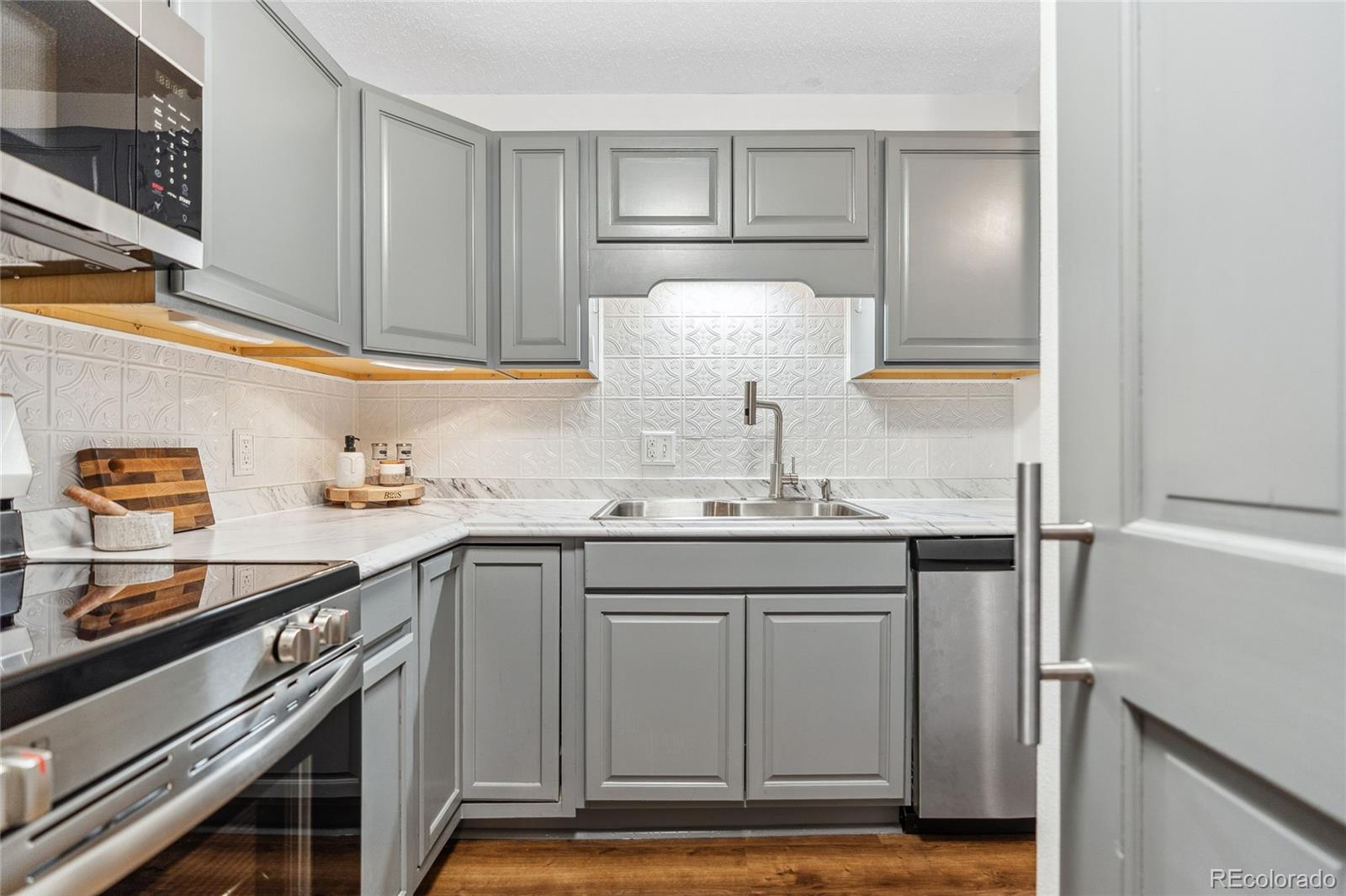 MLS Image #15 for 2835 s monaco parkway,denver, Colorado