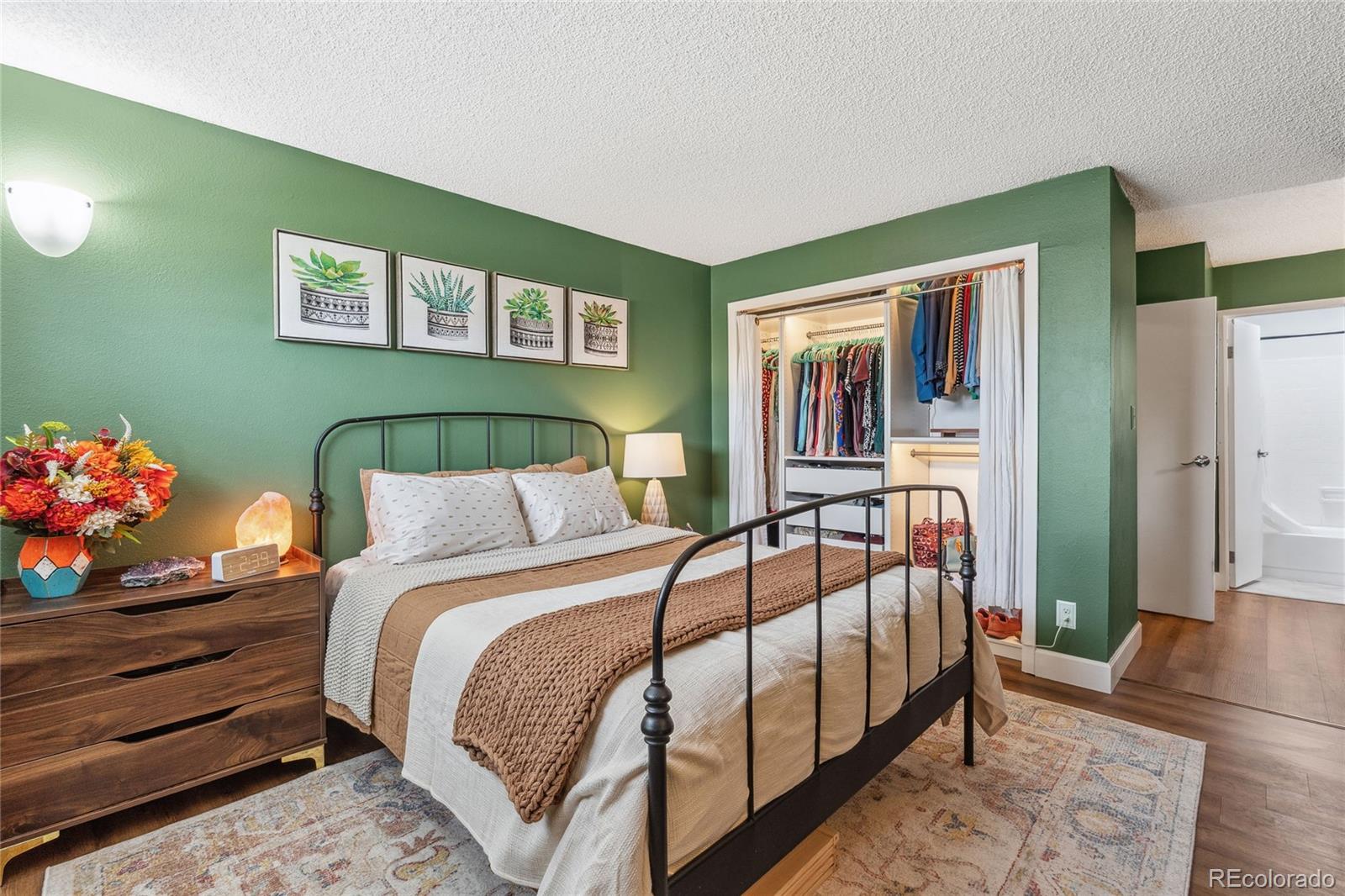 MLS Image #19 for 2835 s monaco parkway,denver, Colorado