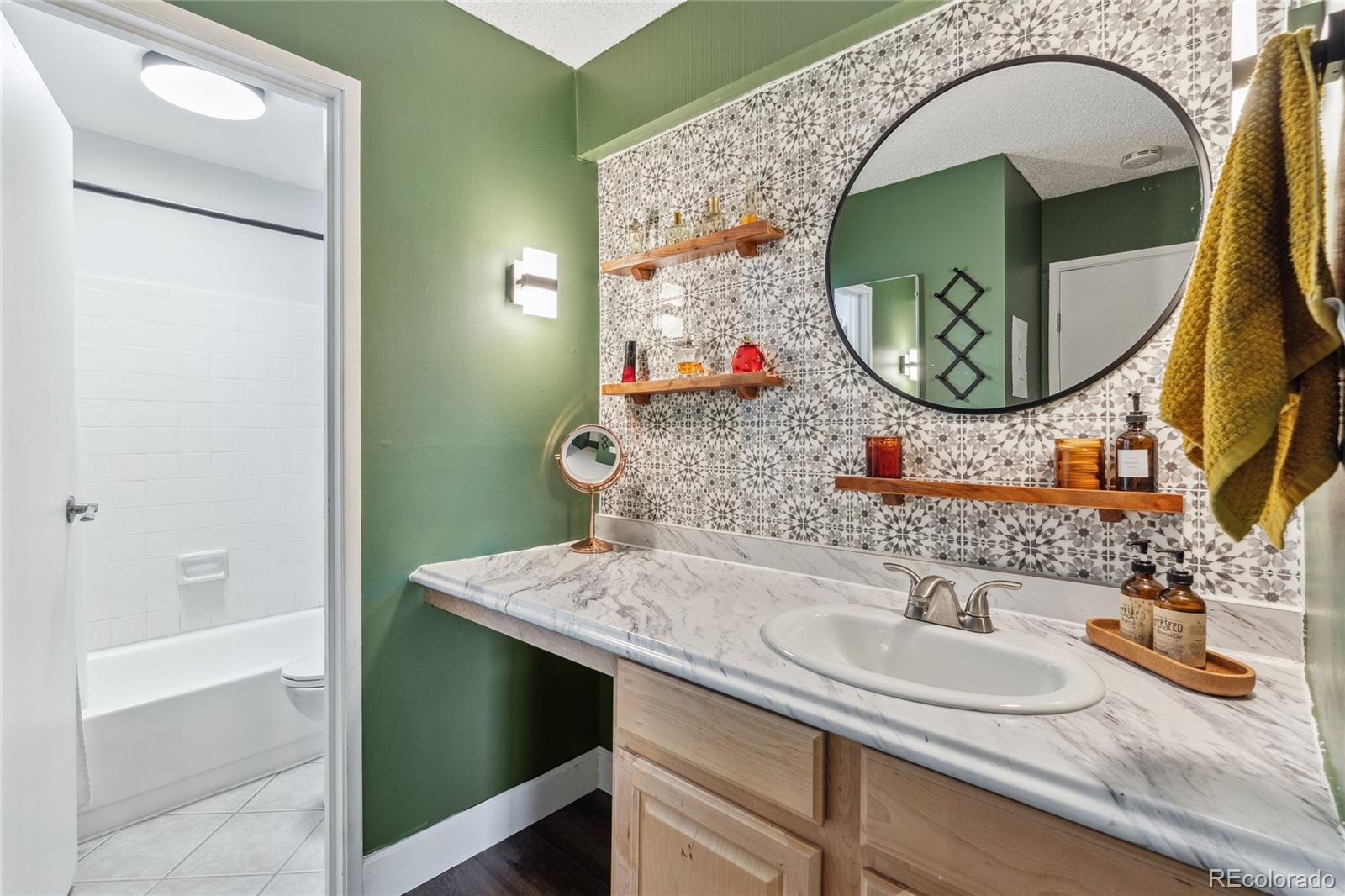 MLS Image #21 for 2835 s monaco parkway,denver, Colorado