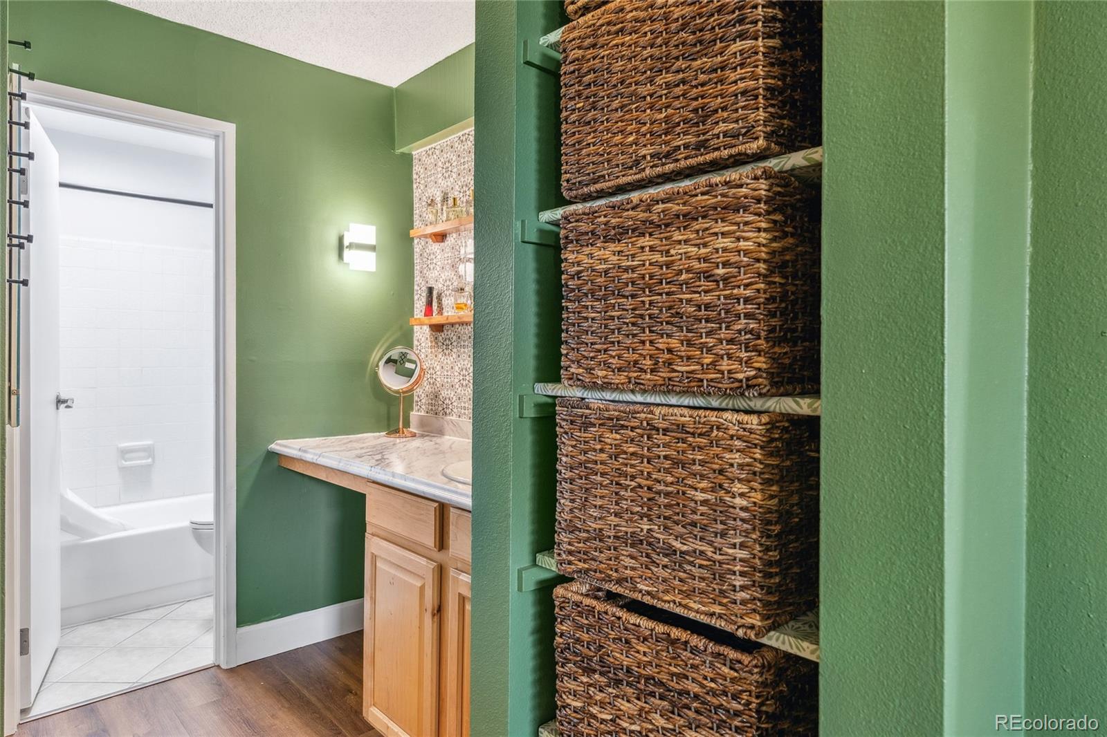 MLS Image #24 for 2835 s monaco parkway,denver, Colorado