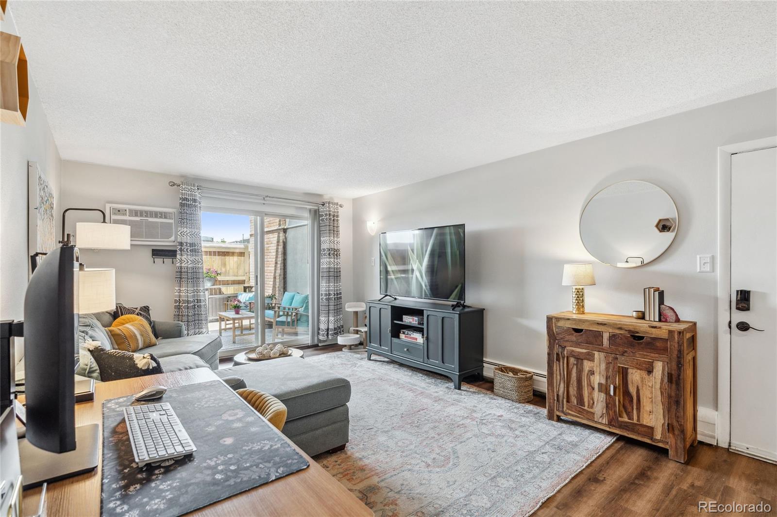 MLS Image #4 for 2835 s monaco parkway,denver, Colorado