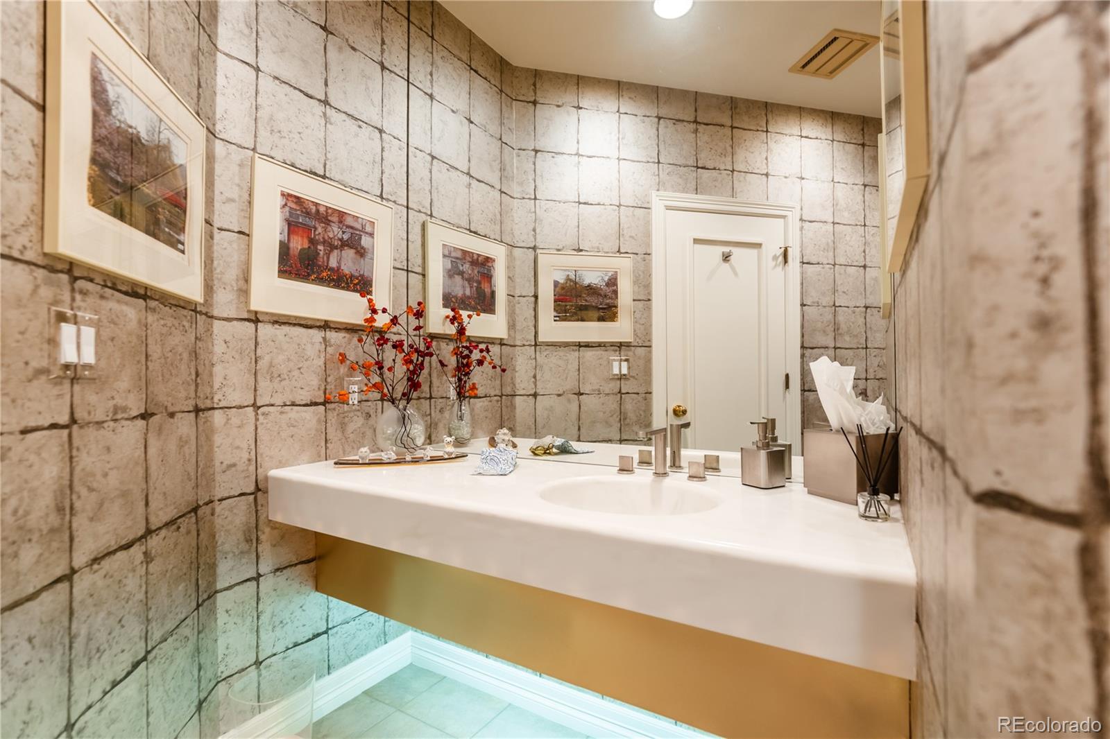 MLS Image #17 for 400 s steele street,denver, Colorado