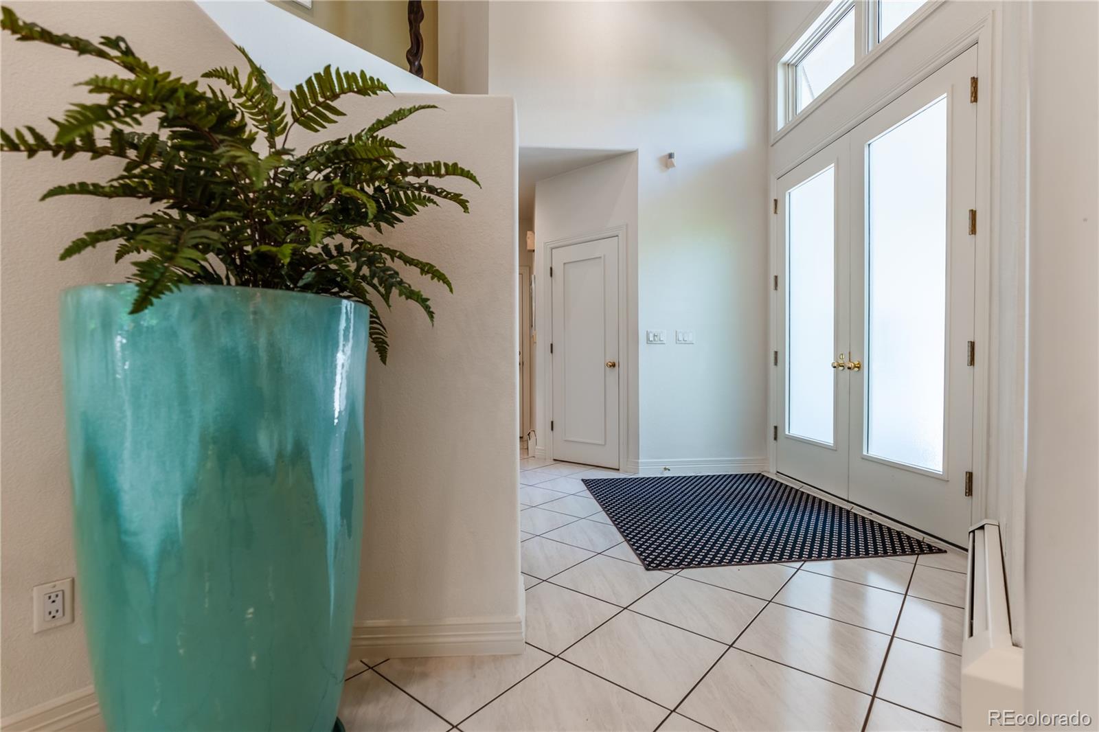 MLS Image #3 for 400 s steele street,denver, Colorado