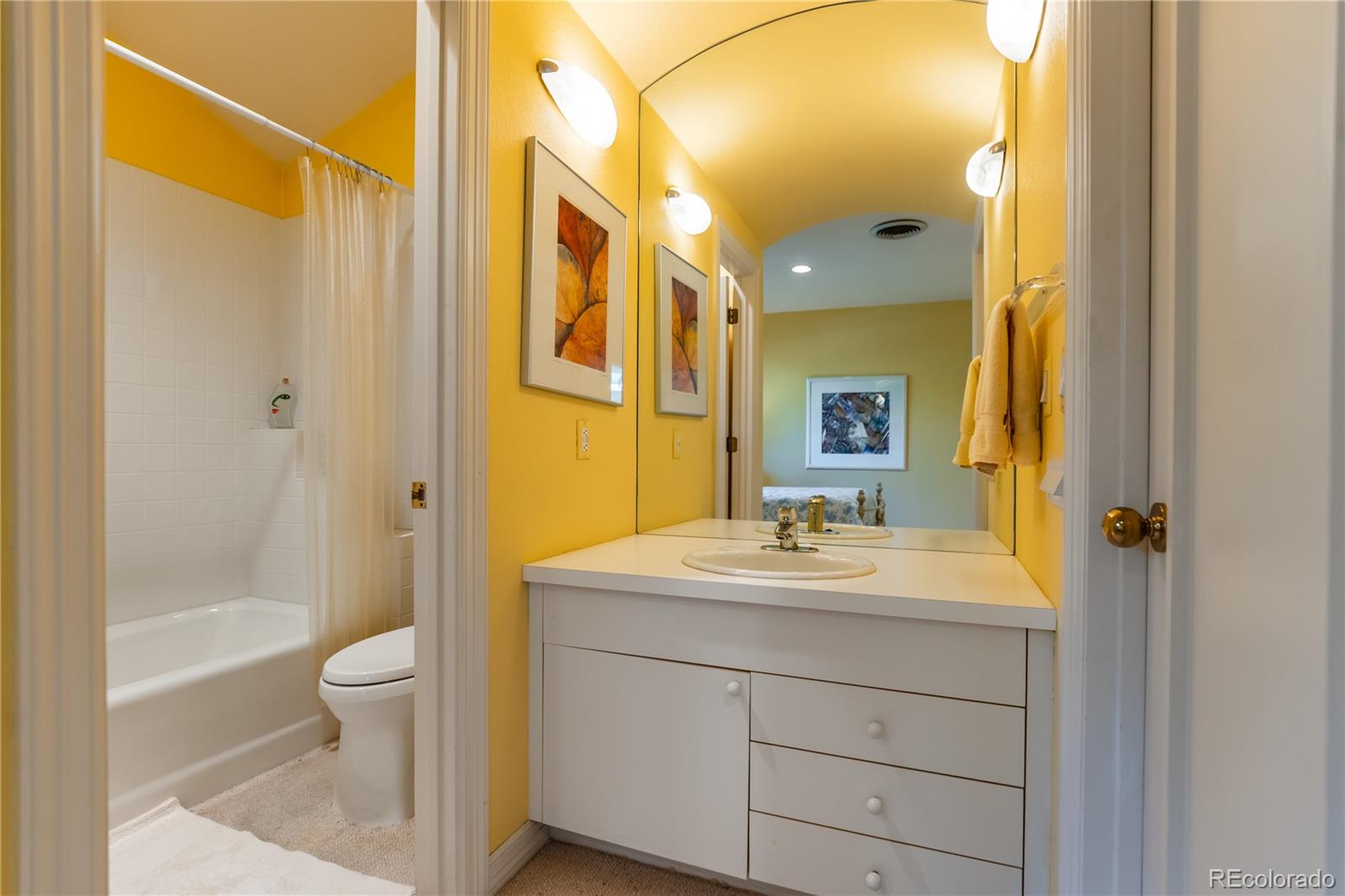 MLS Image #33 for 400 s steele street,denver, Colorado