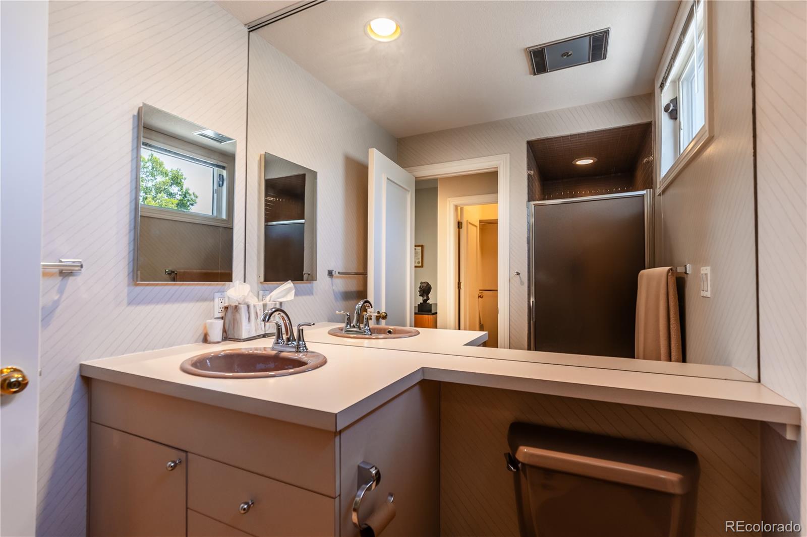 MLS Image #37 for 400 s steele street,denver, Colorado