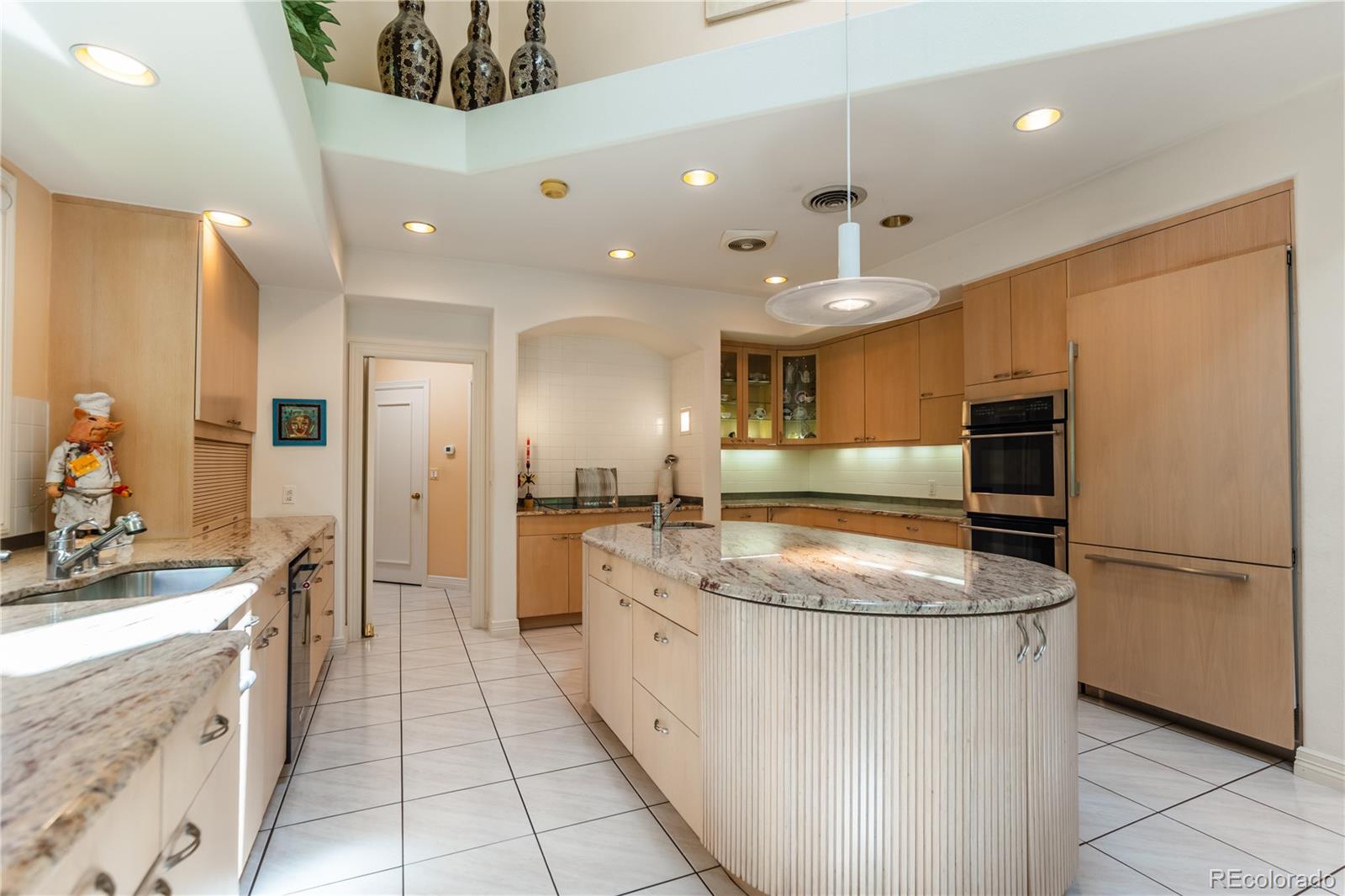 MLS Image #9 for 400 s steele street,denver, Colorado
