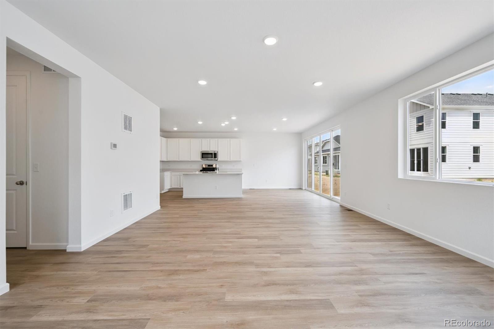 MLS Image #11 for 45927  wood thrush avenue,bennett, Colorado