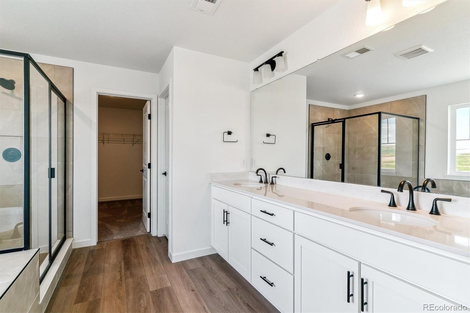MLS Image #15 for 25284 e warren place,aurora, Colorado