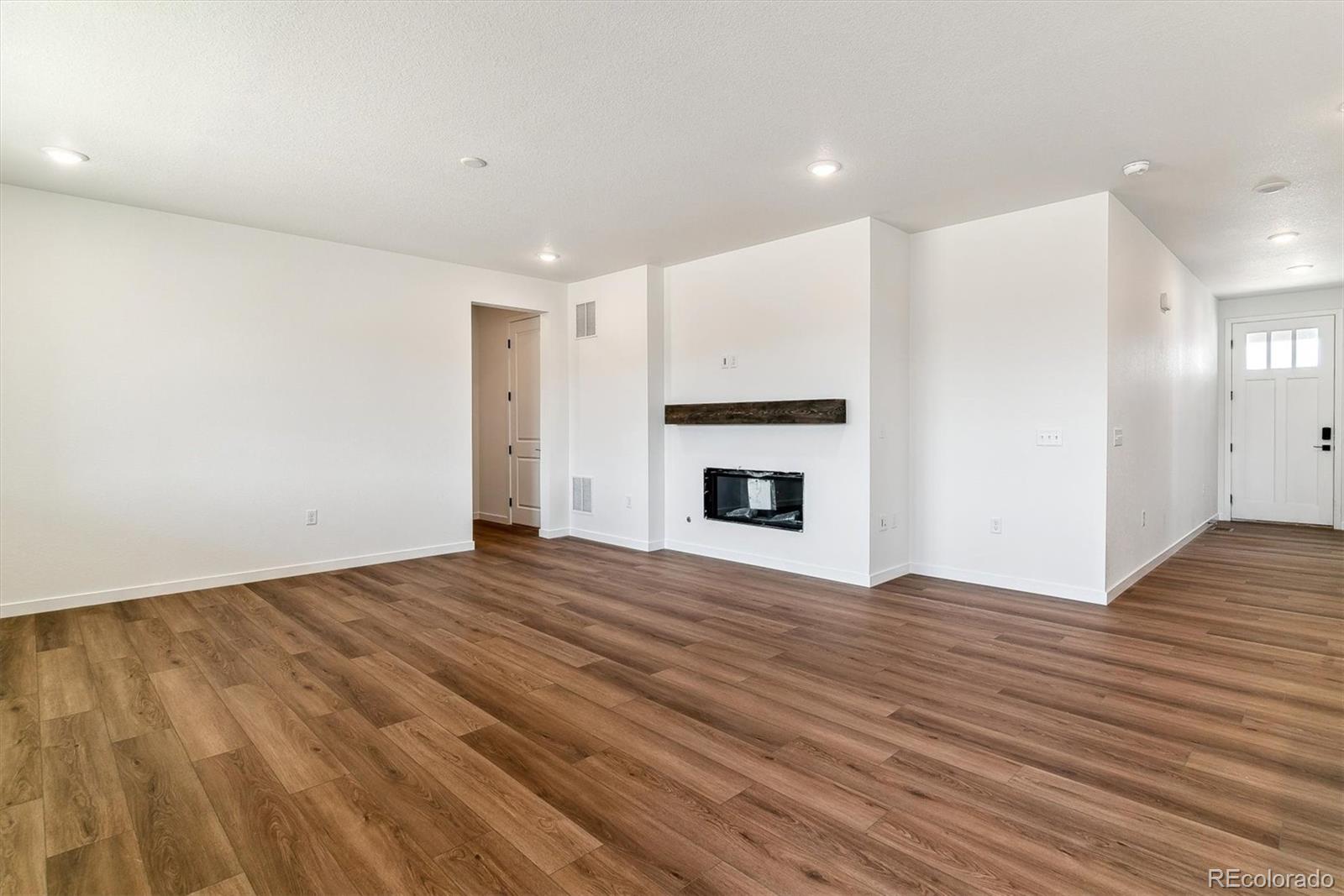 MLS Image #7 for 25284 e warren place,aurora, Colorado