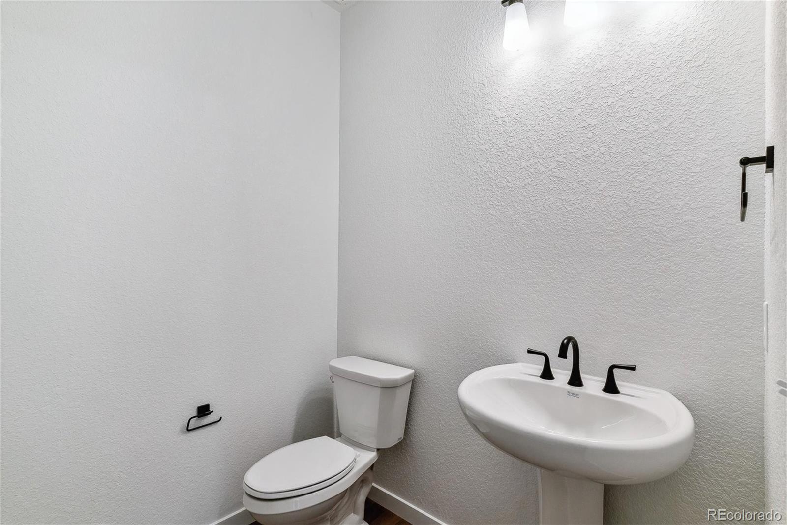 MLS Image #9 for 25284 e warren place,aurora, Colorado