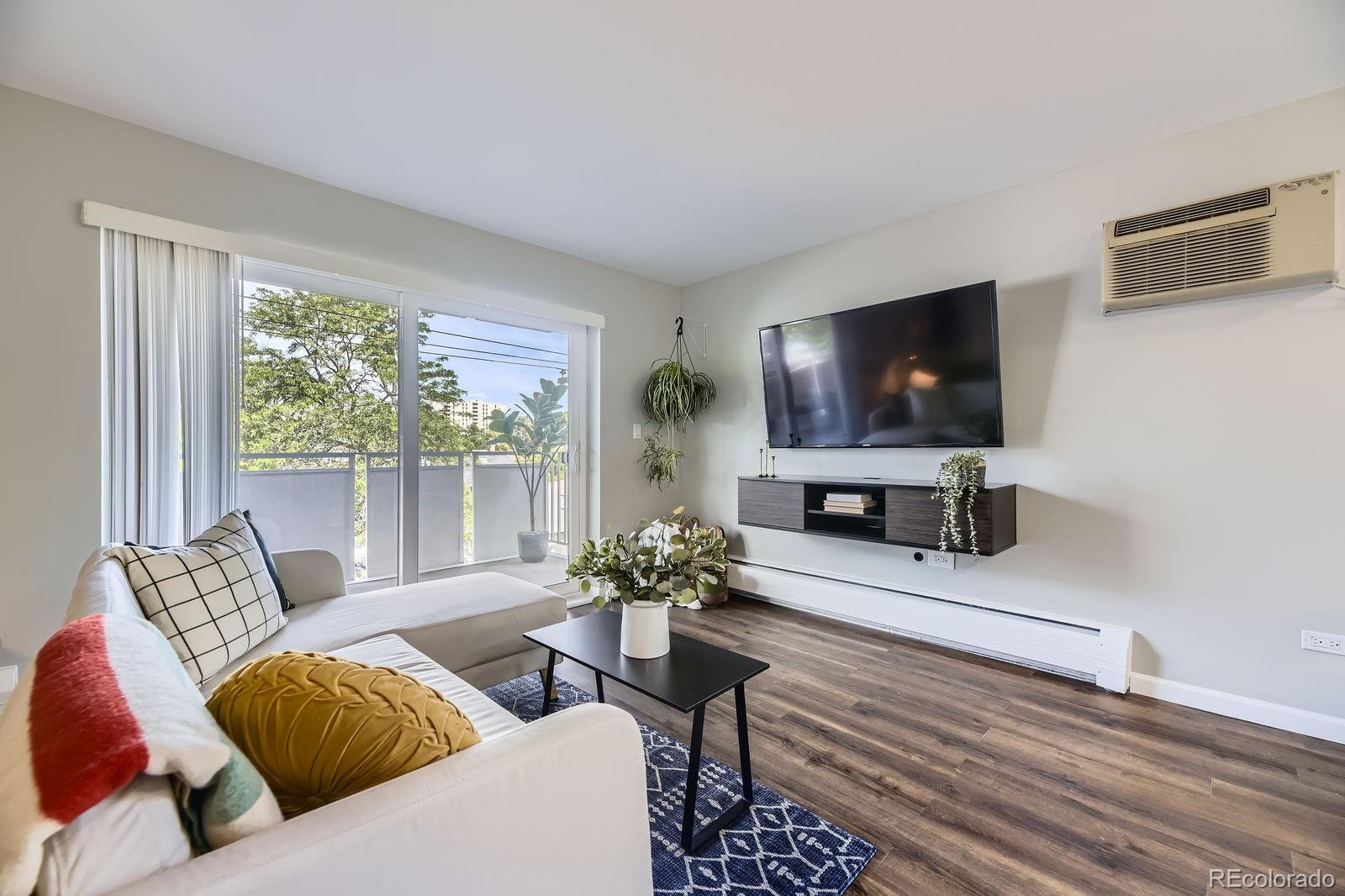 MLS Image #5 for 937 n clarkson street,denver, Colorado