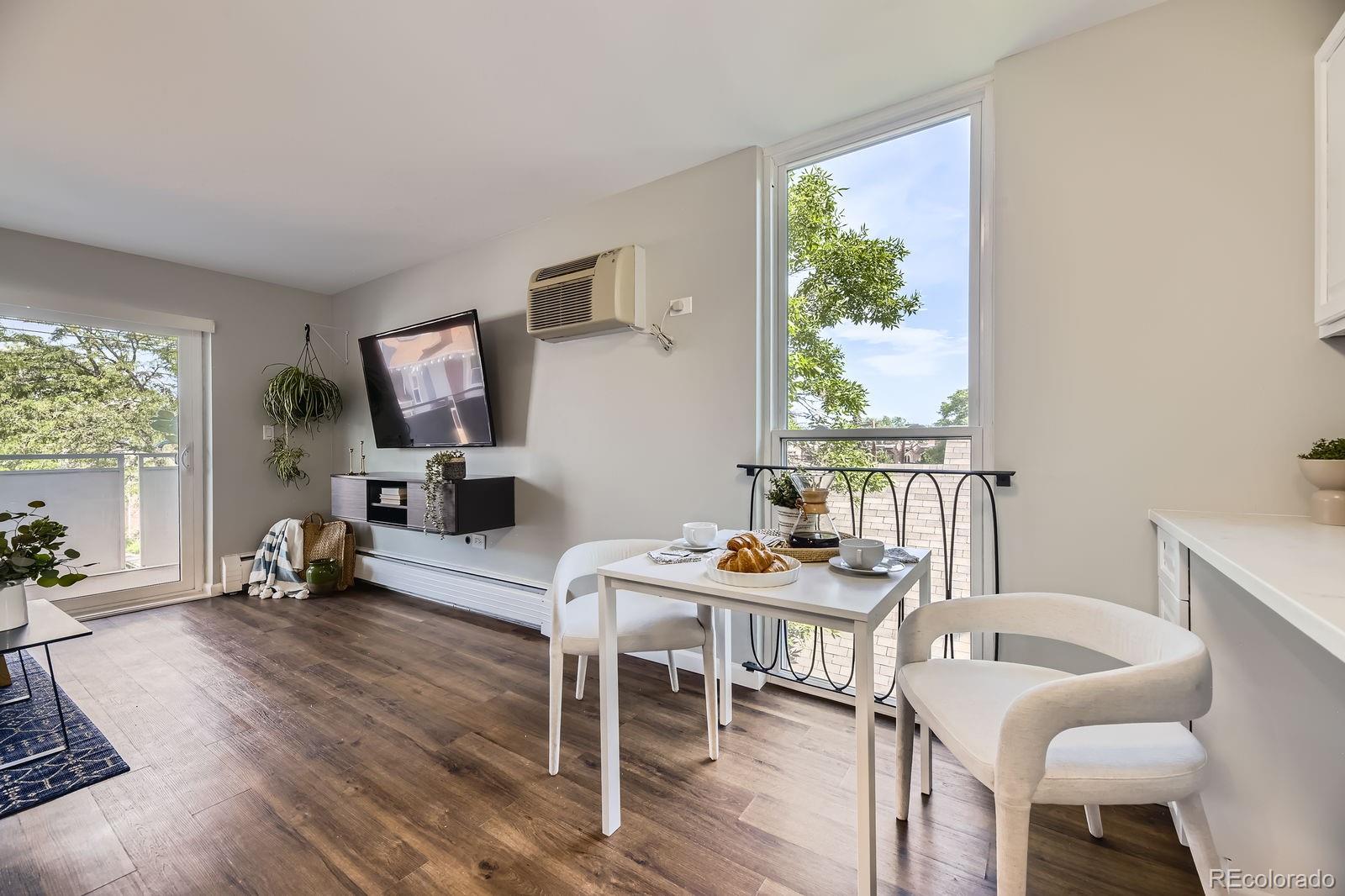 MLS Image #8 for 937 n clarkson street,denver, Colorado