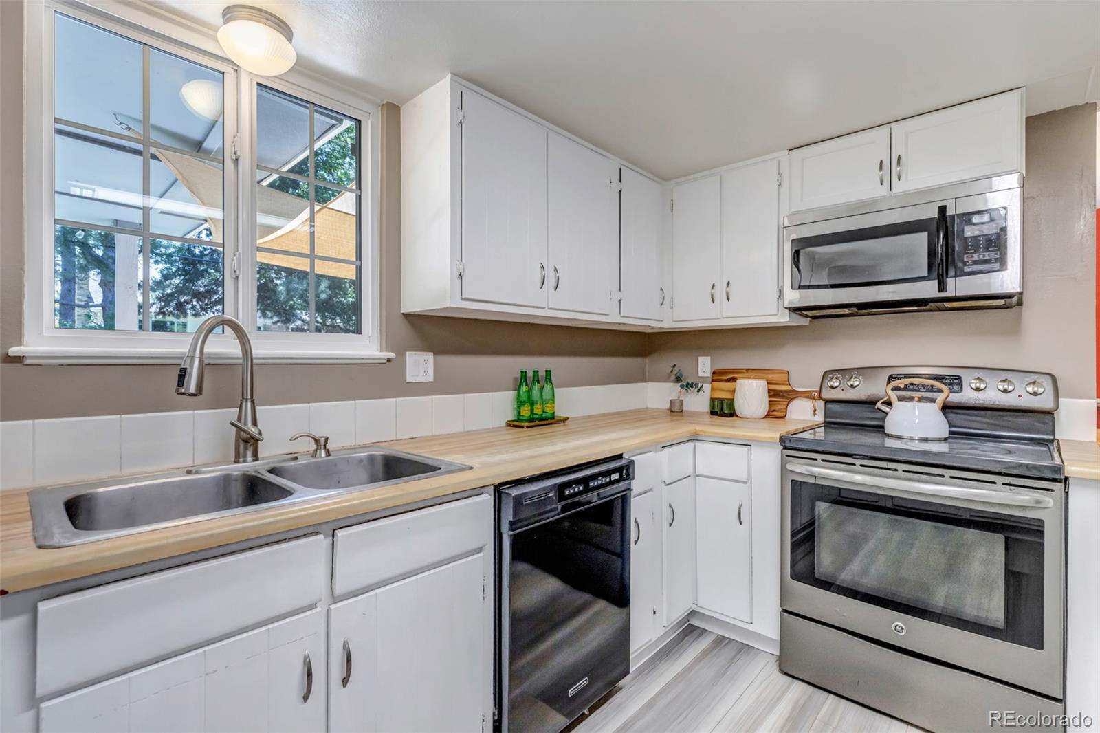 MLS Image #8 for 8696 e easter avenue,centennial, Colorado