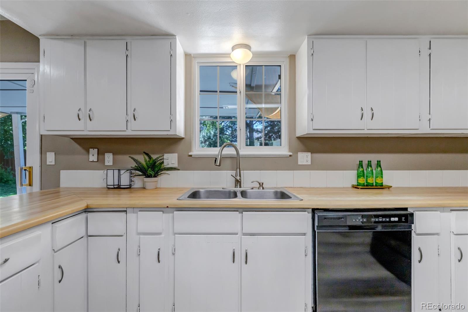 MLS Image #9 for 8696 e easter avenue,centennial, Colorado