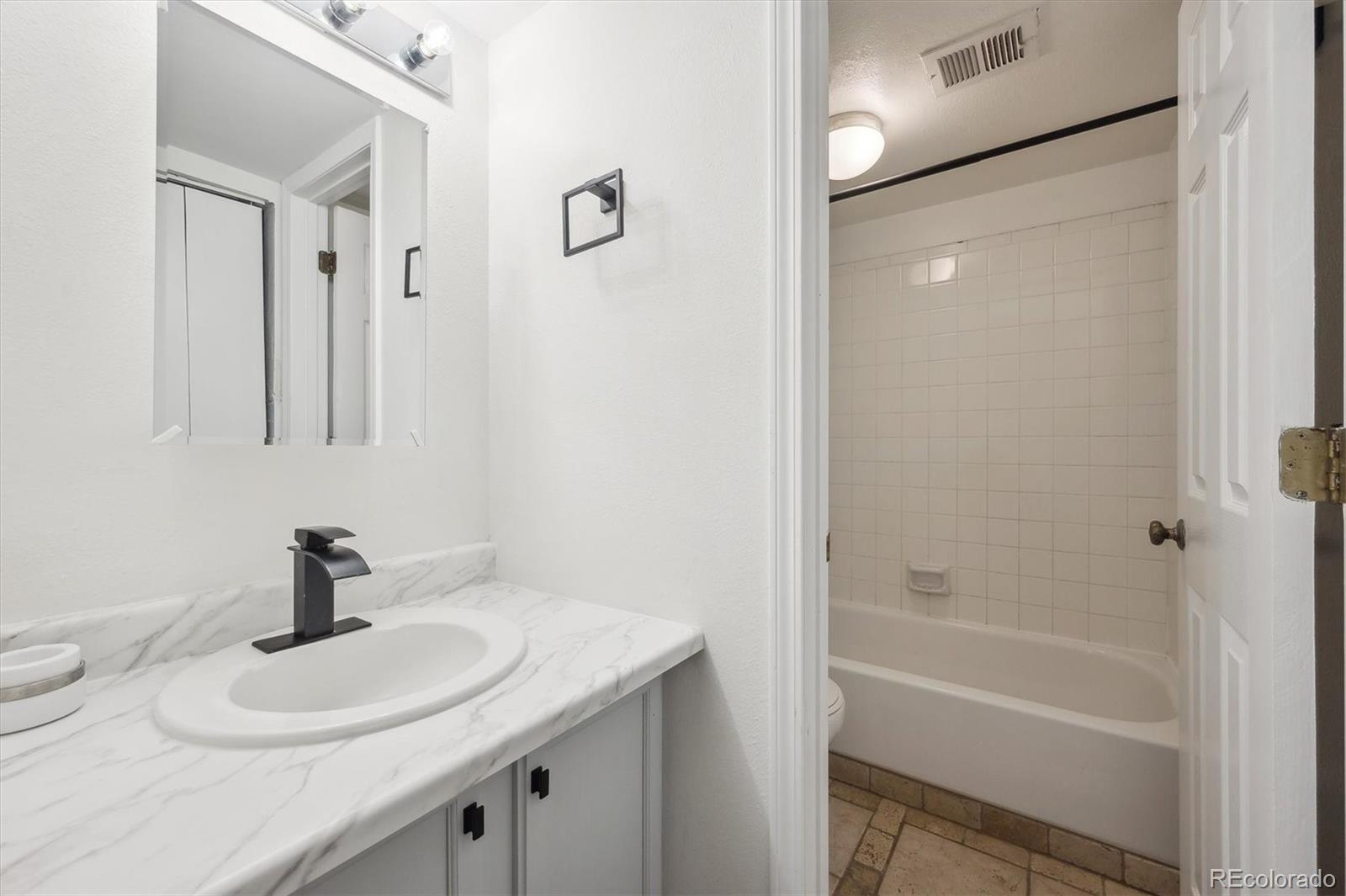 MLS Image #10 for 3141 s tamarac drive 206e,denver, Colorado