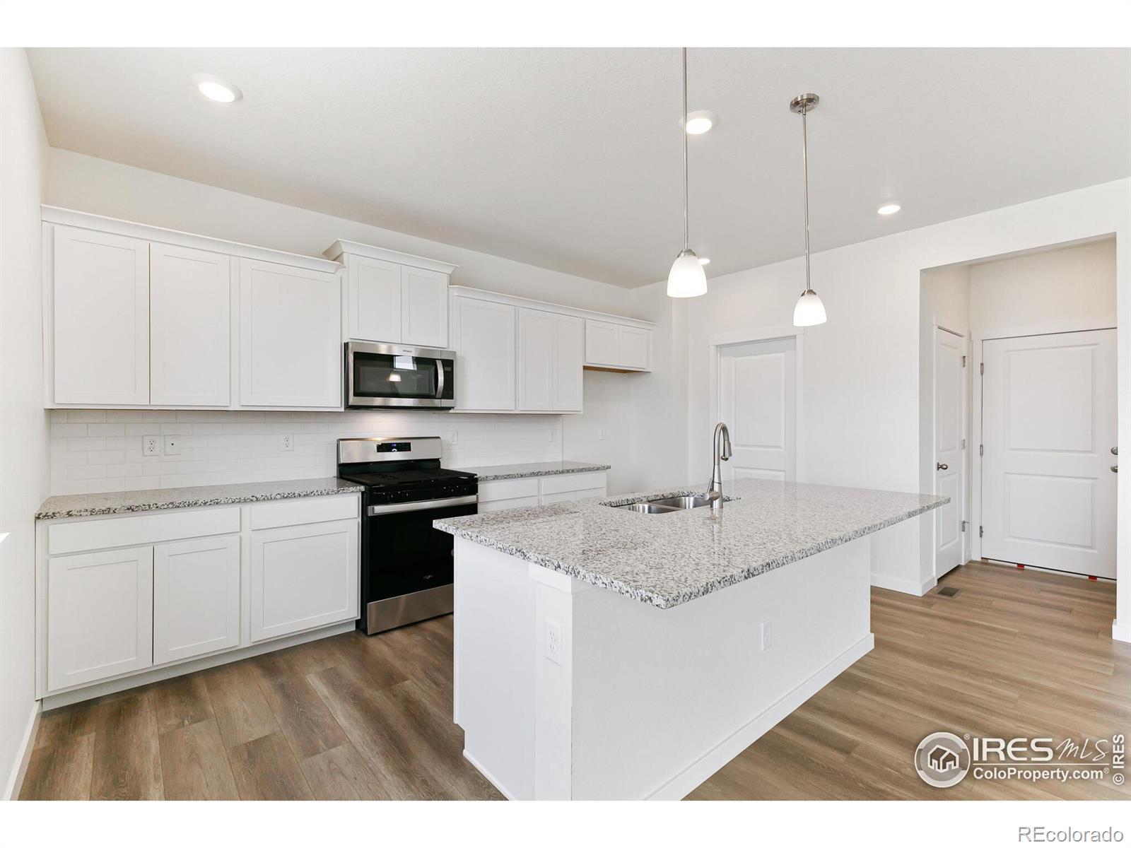 MLS Image #8 for 955  tallus street,lochbuie, Colorado