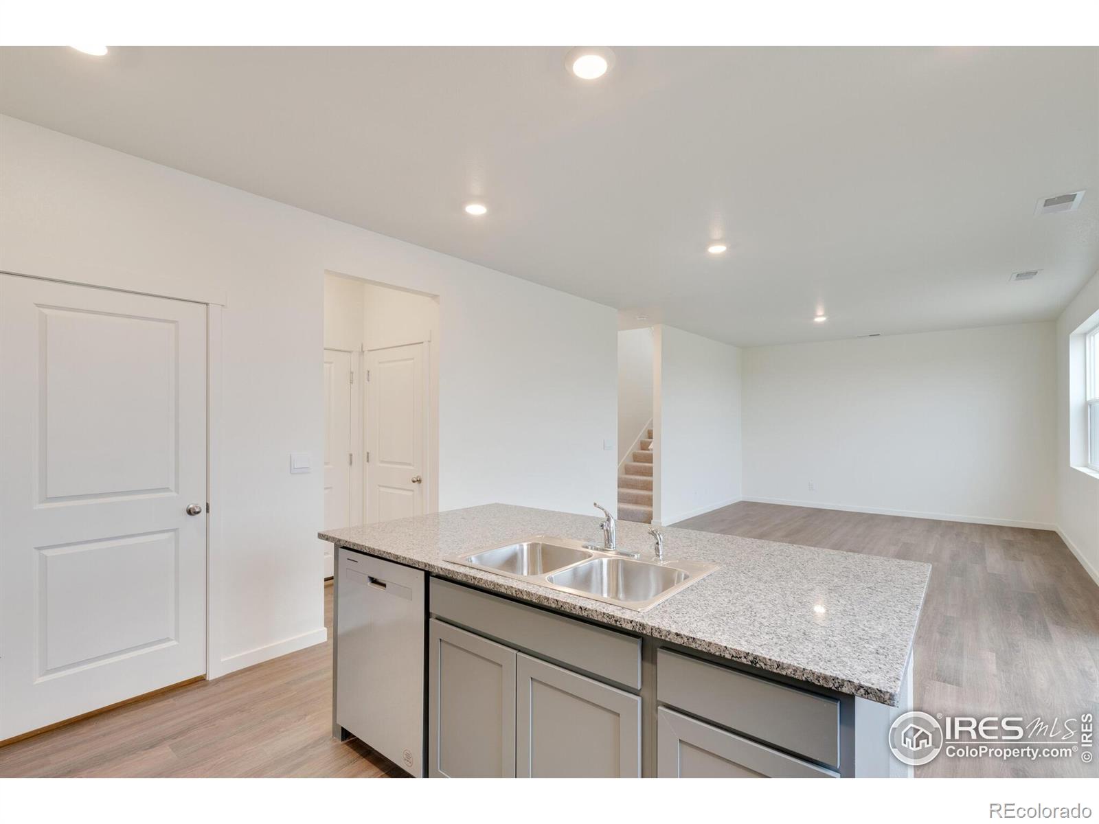 MLS Image #11 for 1639  pinnacle avenue,lochbuie, Colorado