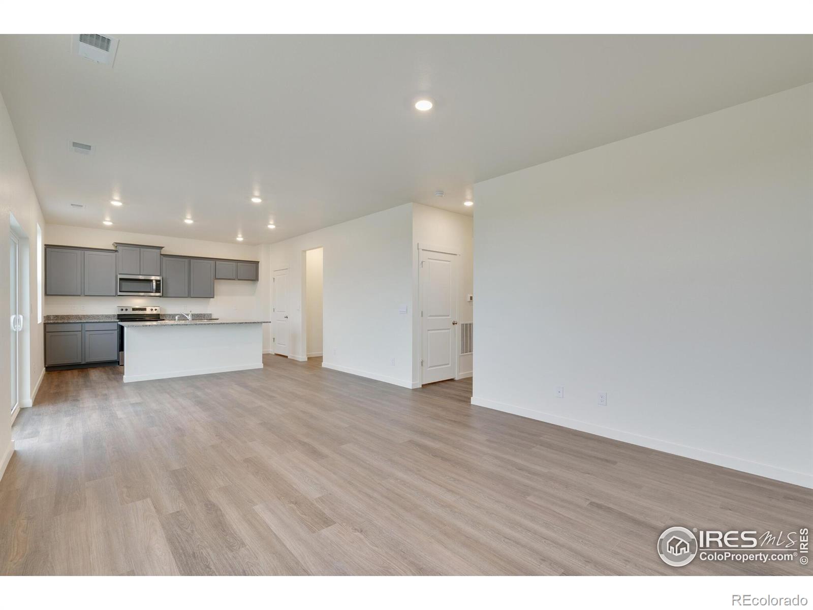 MLS Image #3 for 1639  pinnacle avenue,lochbuie, Colorado