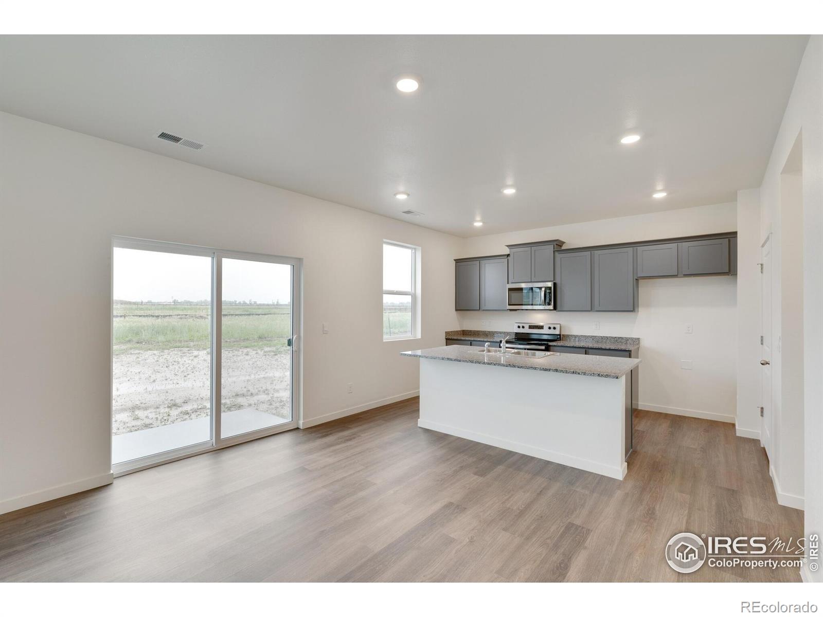 MLS Image #6 for 1639  pinnacle avenue,lochbuie, Colorado