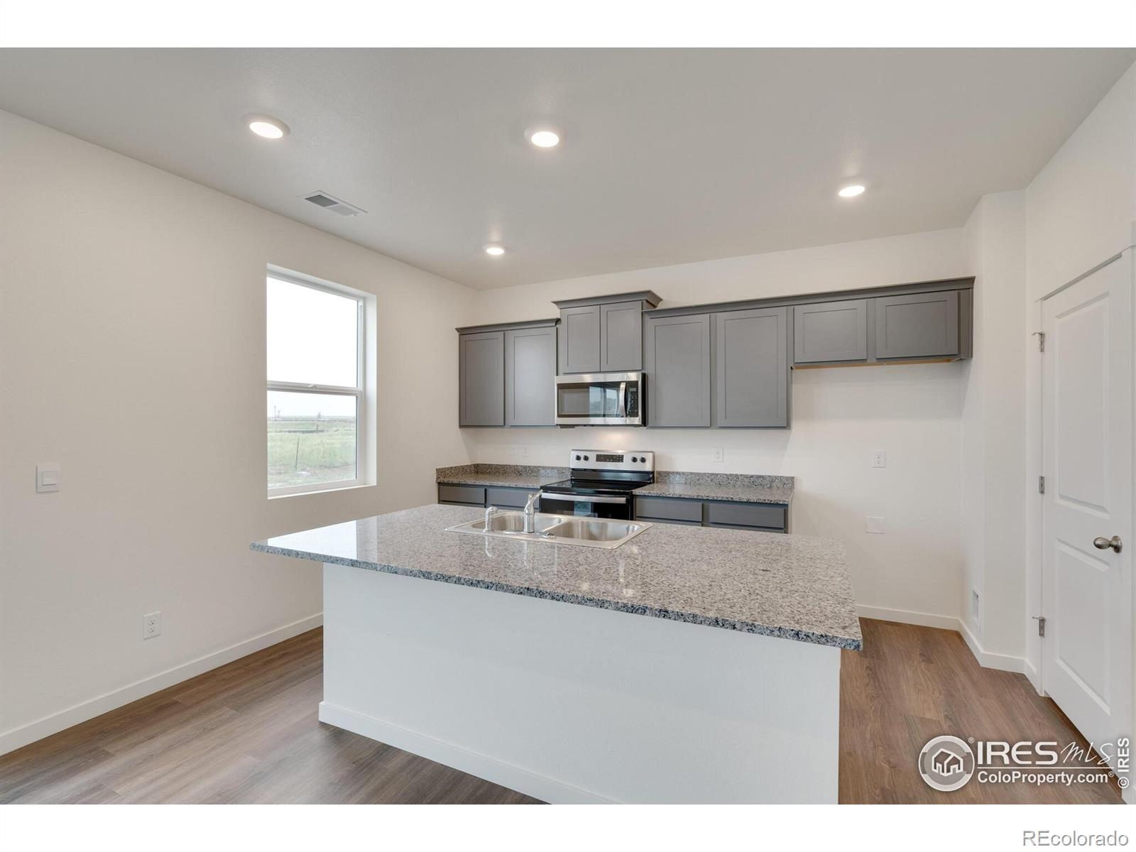 MLS Image #7 for 1639  pinnacle avenue,lochbuie, Colorado