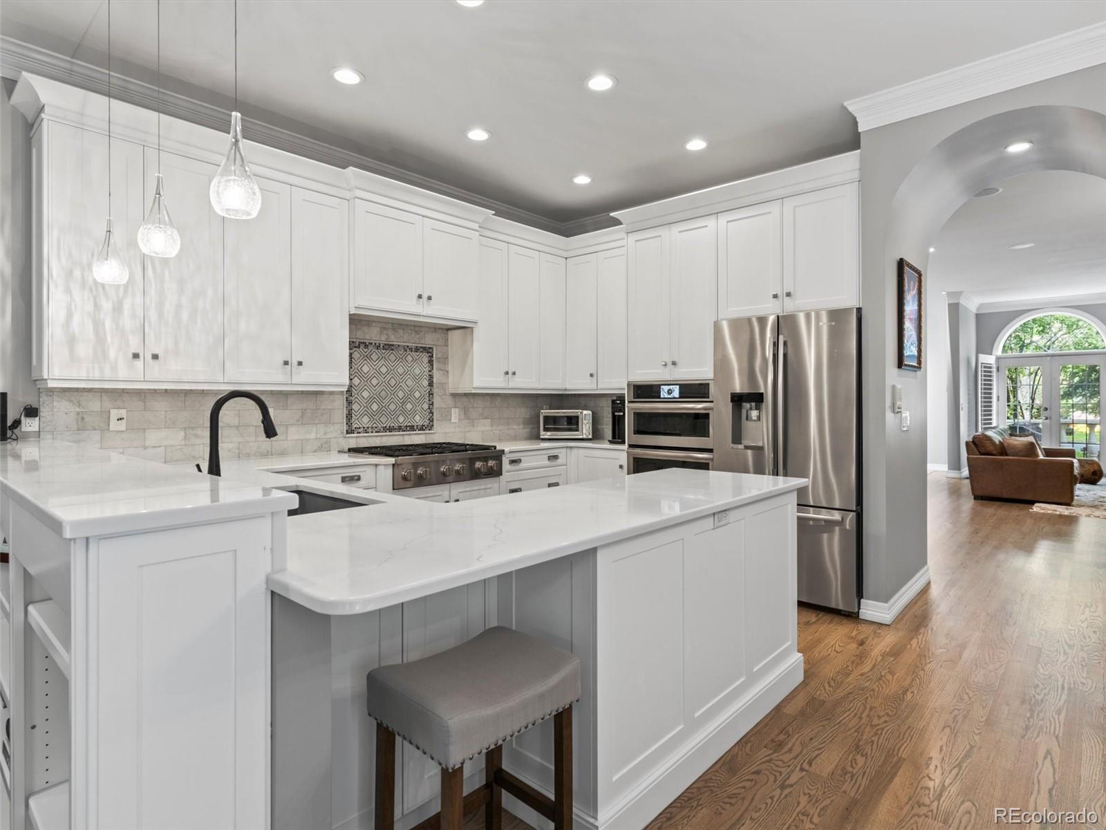 MLS Image #12 for 425  steele street,denver, Colorado