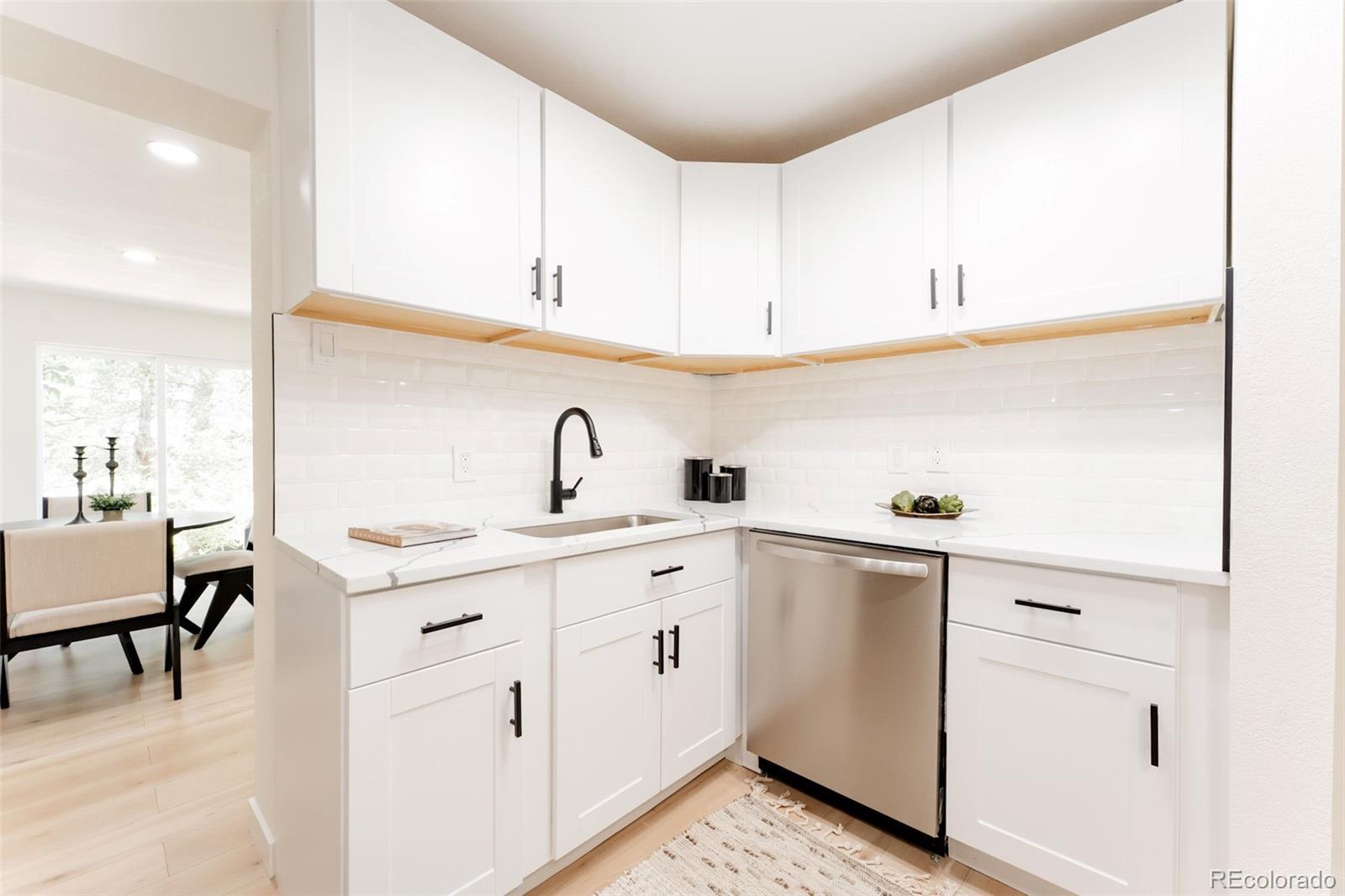 MLS Image #10 for 1361 w custer place,denver, Colorado