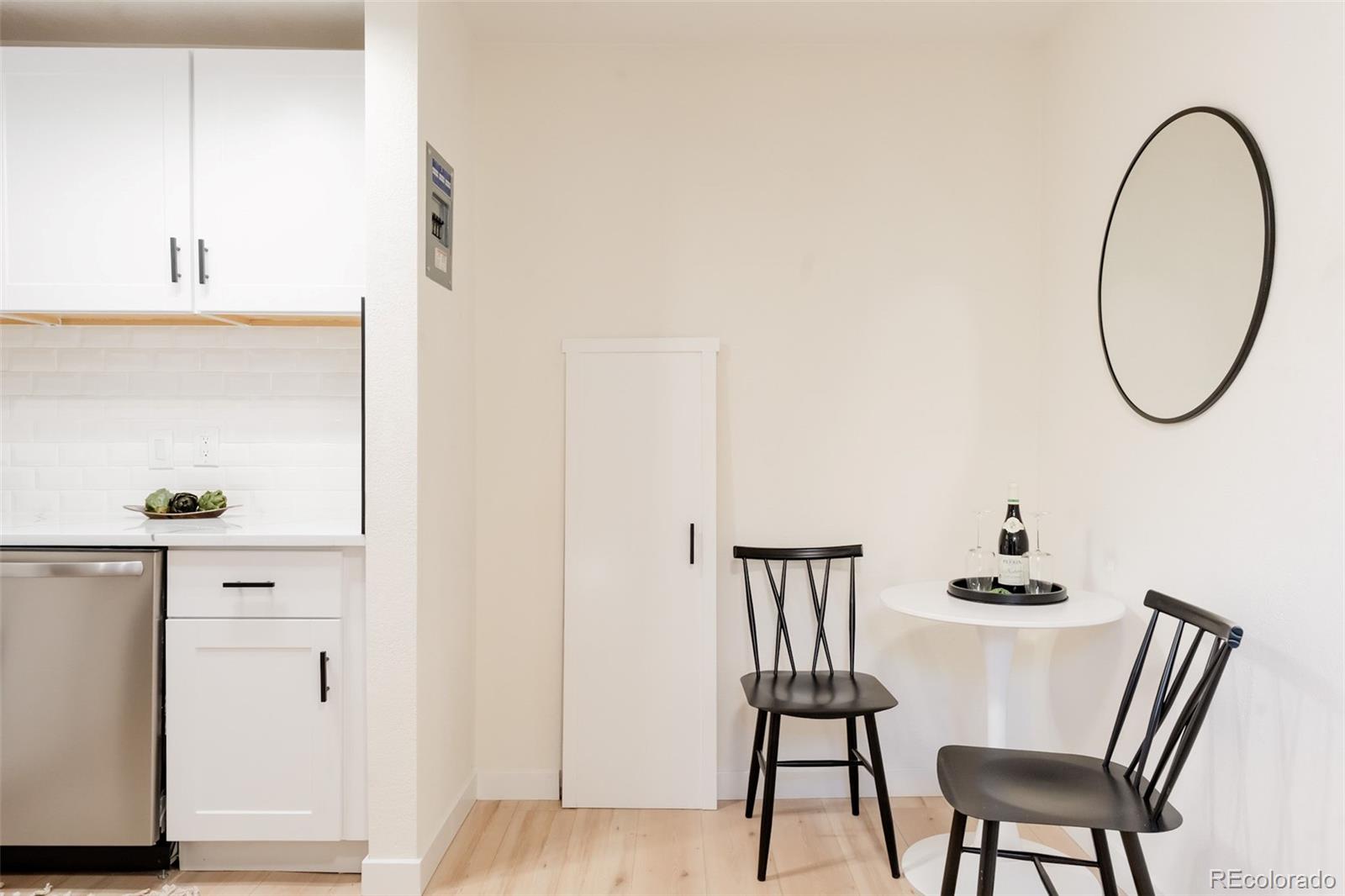 MLS Image #12 for 1361 w custer place,denver, Colorado
