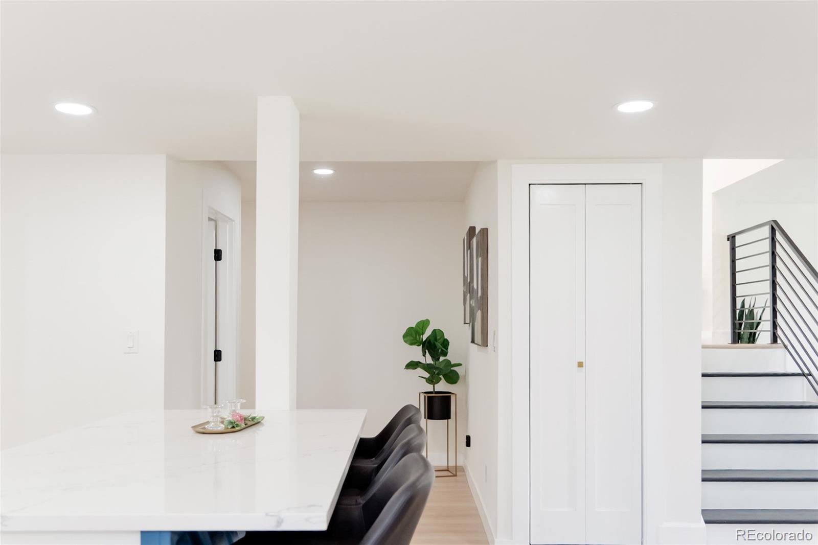 MLS Image #20 for 1390 s jasmine way,denver, Colorado