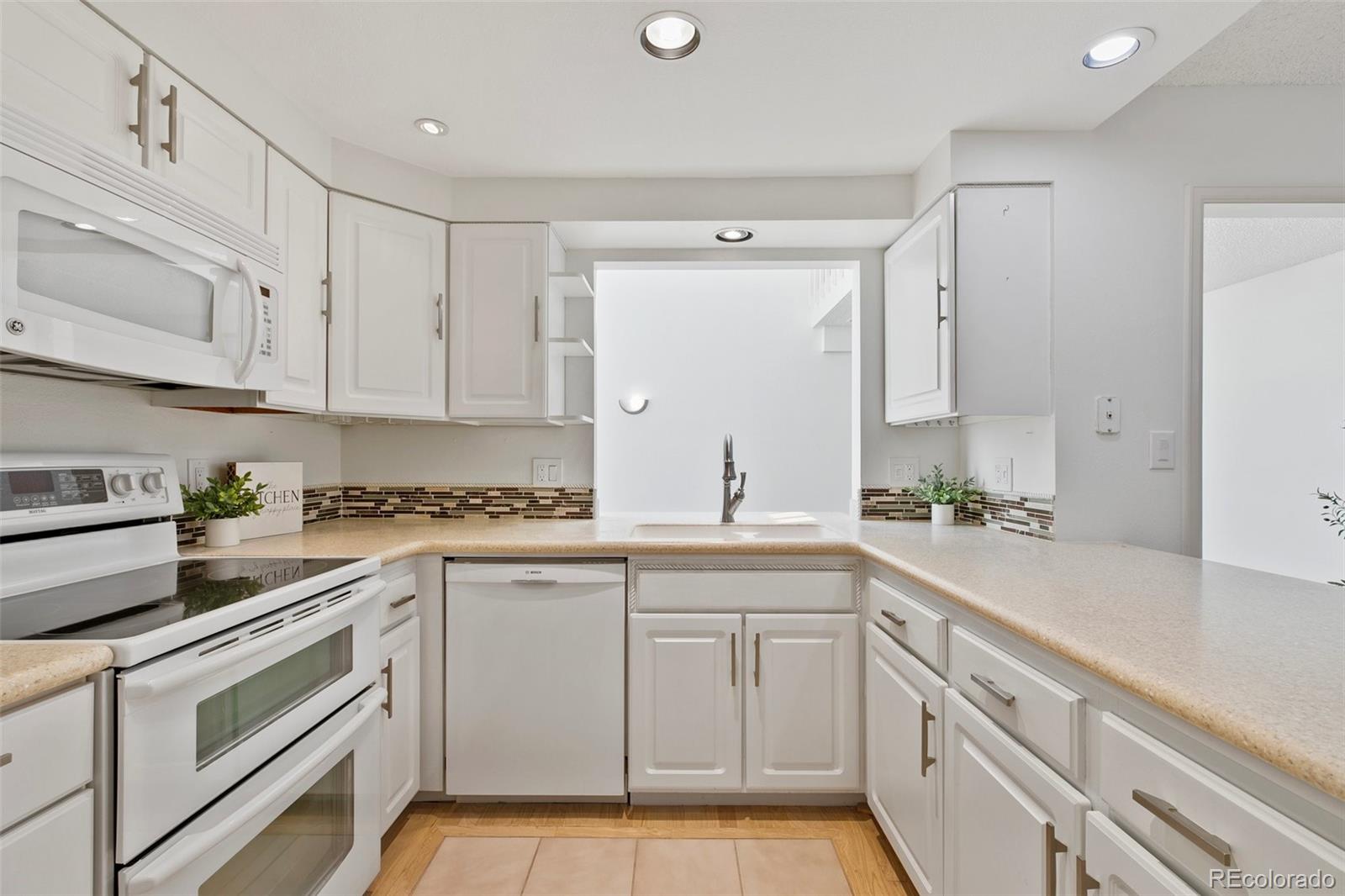 MLS Image #16 for 2049  sussex lane,colorado springs, Colorado
