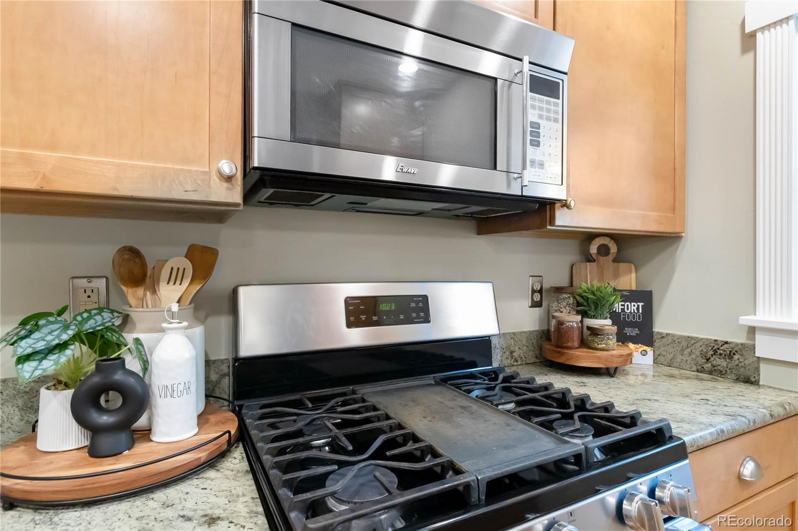 MLS Image #12 for 900  jackson street,denver, Colorado