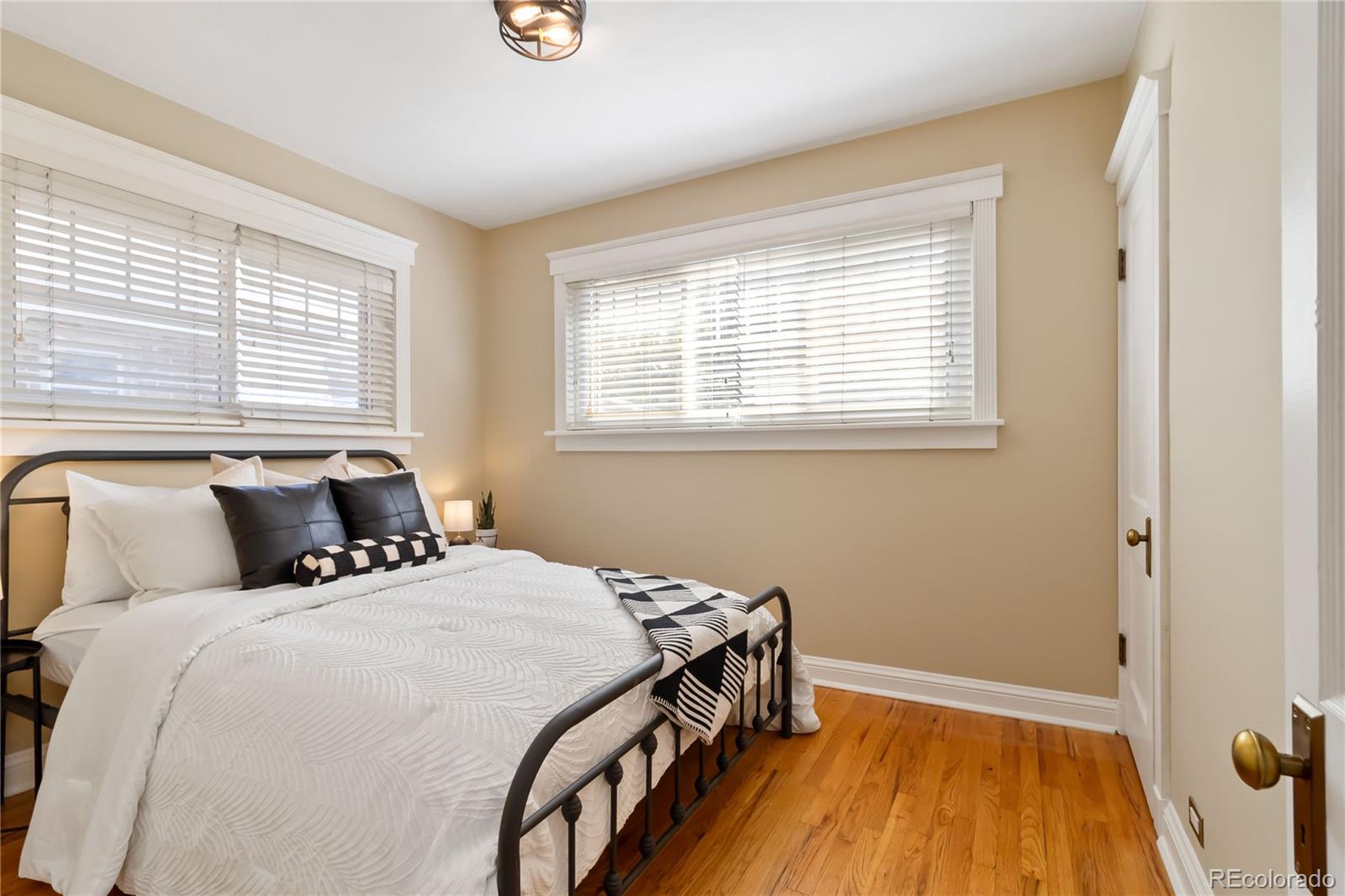 MLS Image #17 for 900  jackson street,denver, Colorado