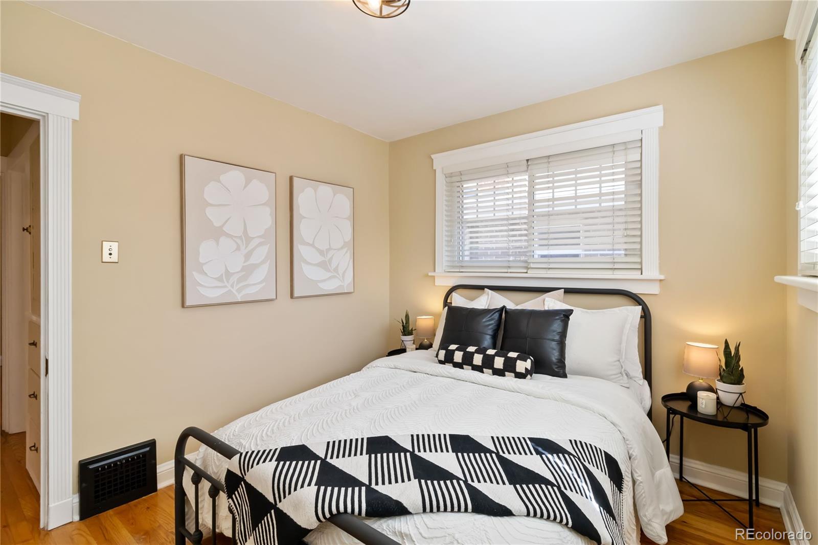 MLS Image #18 for 900  jackson street,denver, Colorado