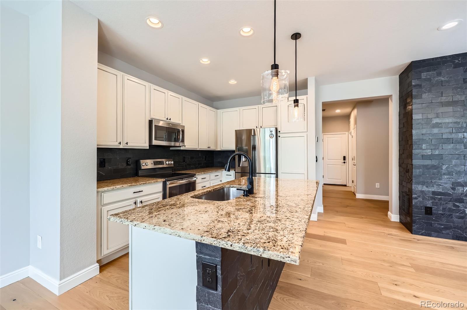 MLS Image #8 for 606 e dry creek place ,littleton, Colorado