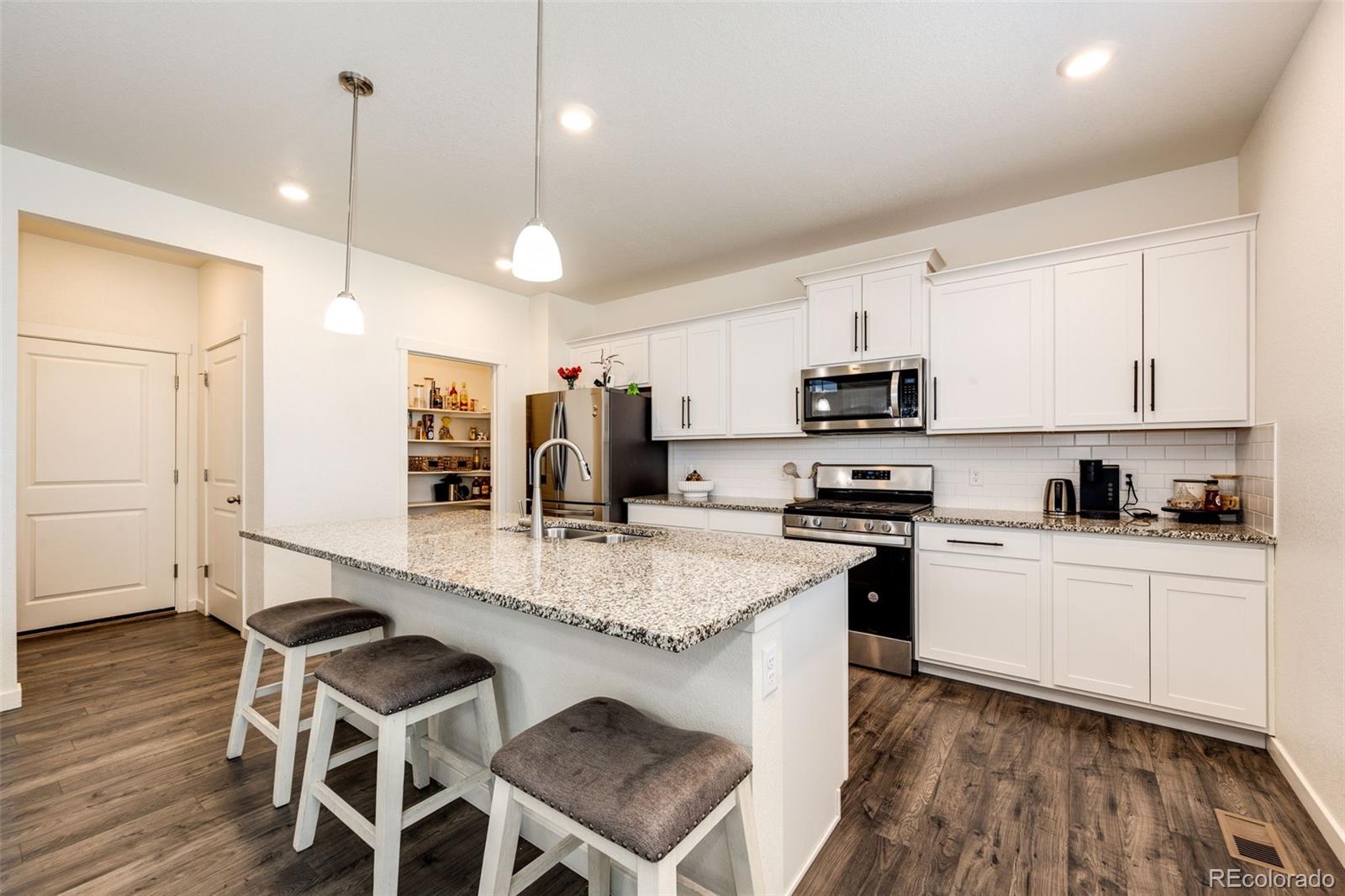 MLS Image #11 for 129 s waterloo street,aurora, Colorado