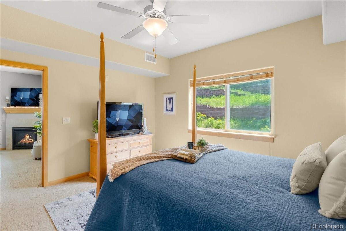 MLS Image #14 for 140  sterling loop,fraser, Colorado