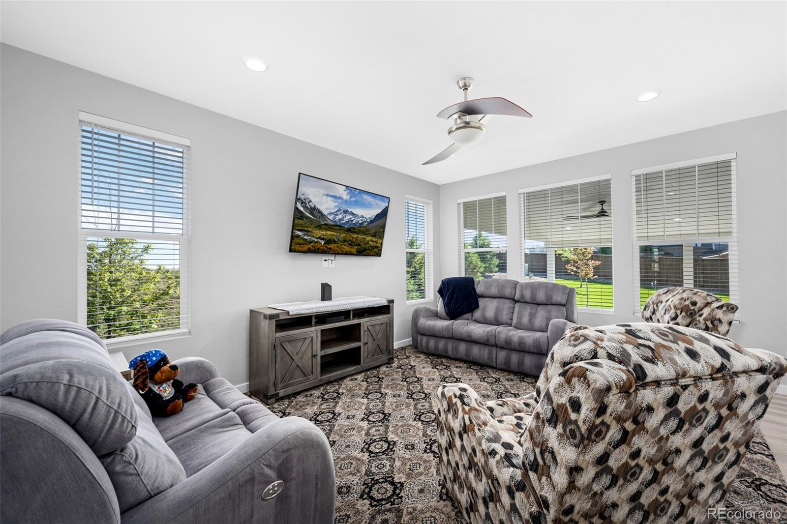 MLS Image #4 for 918  honey berry court,elizabeth, Colorado
