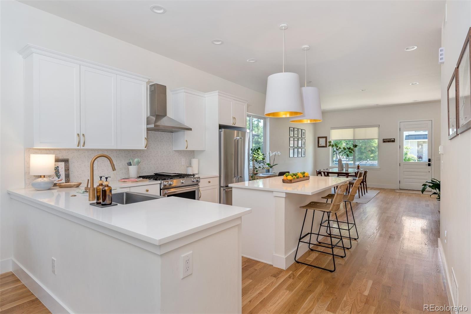 MLS Image #12 for 2571 s cherokee street,denver, Colorado