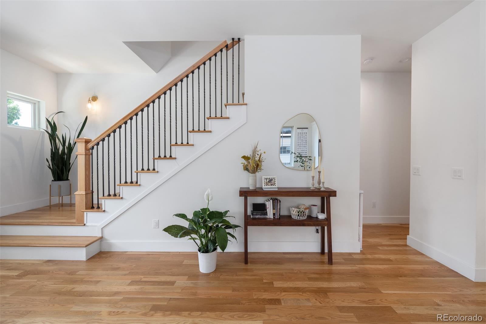 MLS Image #6 for 2571 s cherokee street,denver, Colorado