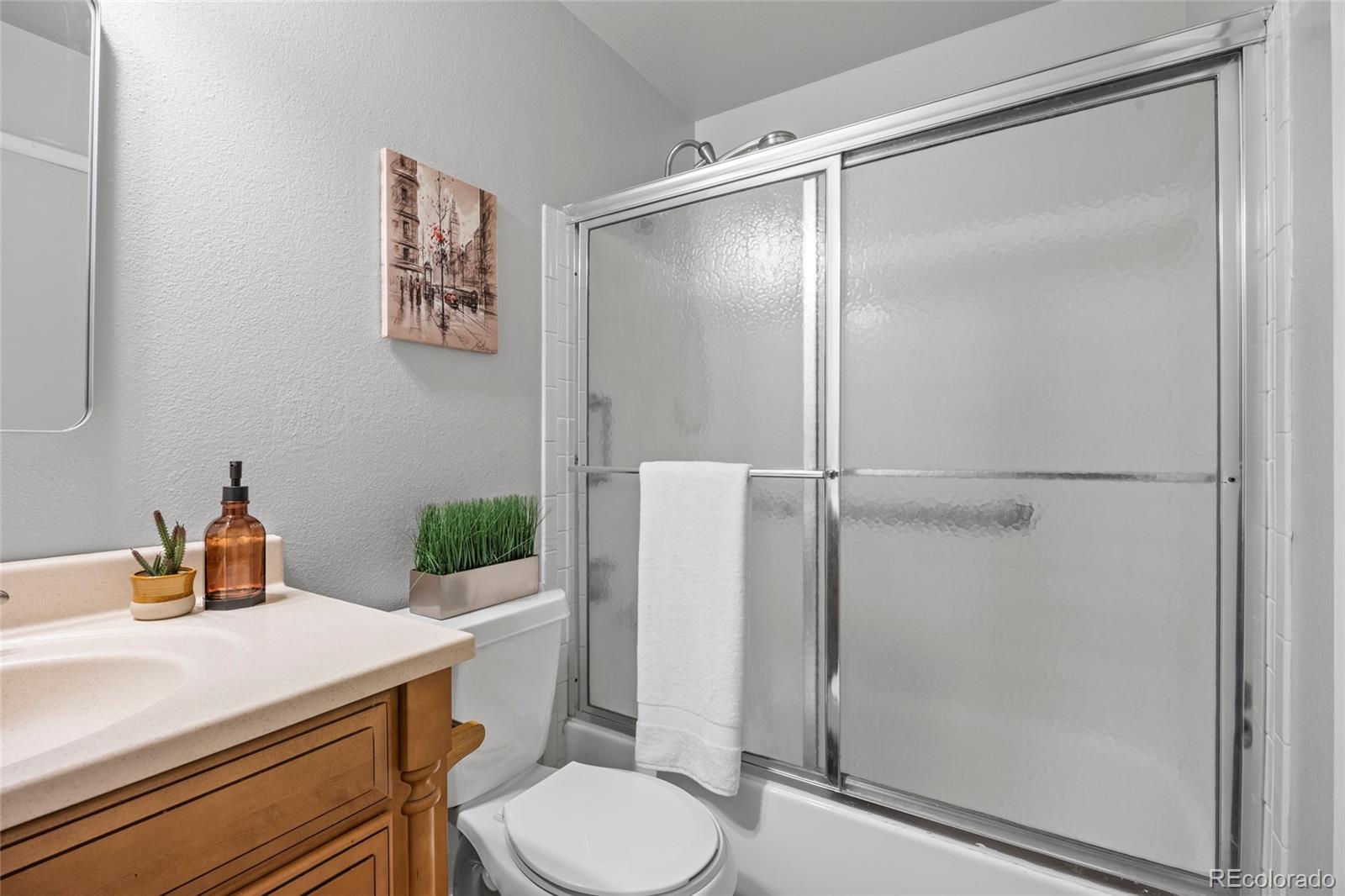 MLS Image #19 for 1250 s monaco parkway,denver, Colorado