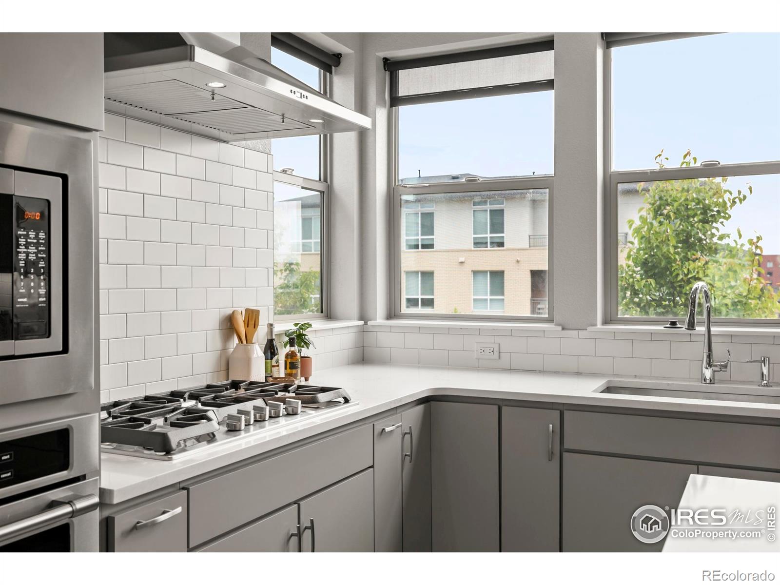 MLS Image #9 for 9052 e 47th avenue,denver, Colorado
