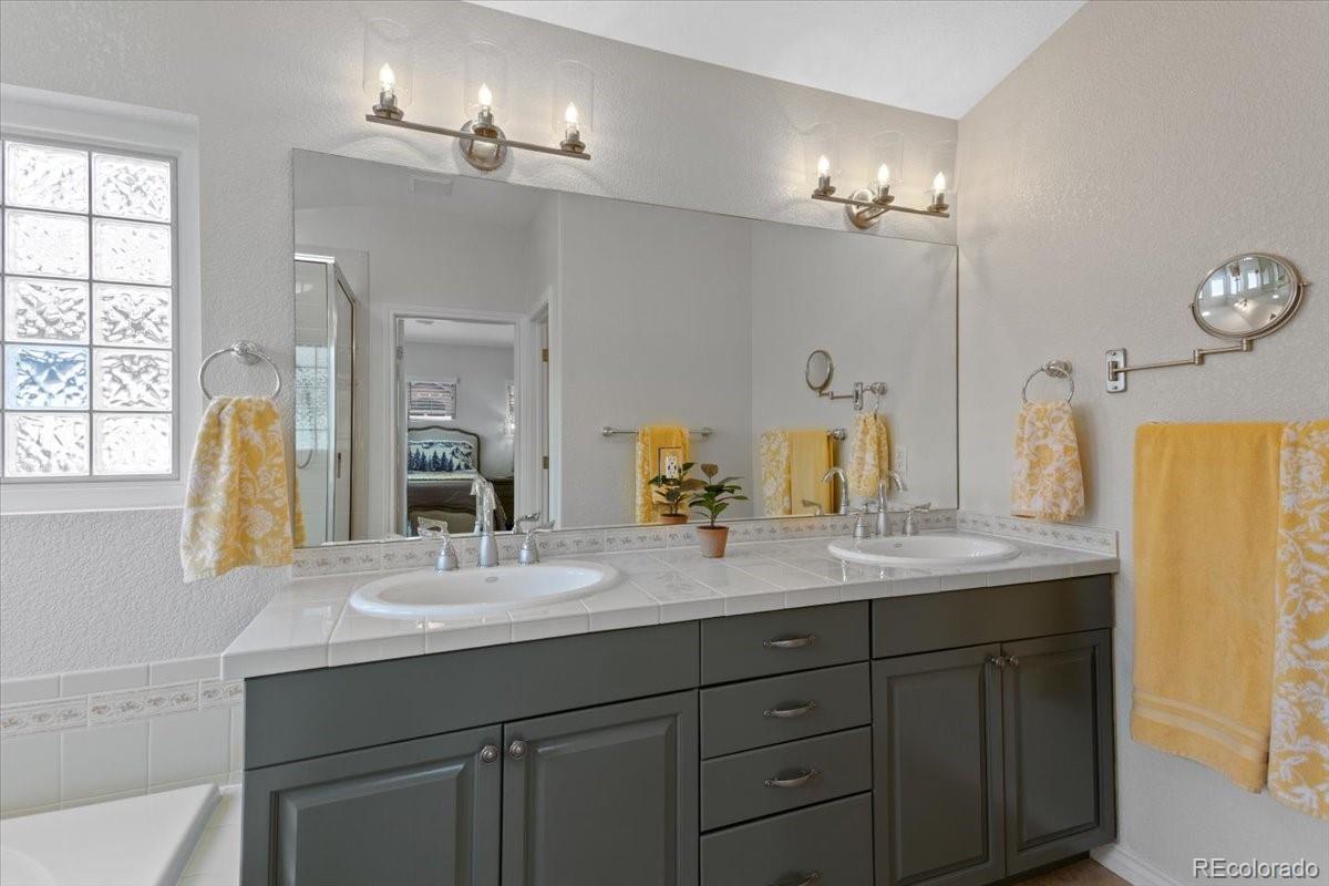 MLS Image #17 for 12054 e lake circle,greenwood village, Colorado
