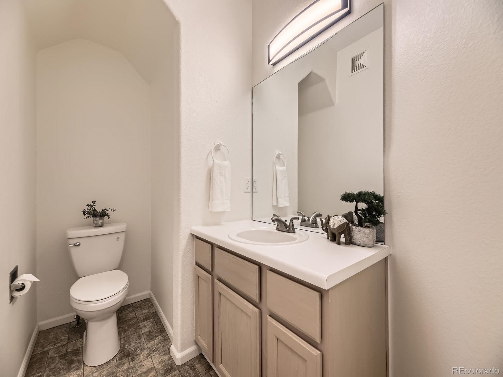 MLS Image #9 for 12265 e 2nd drive,aurora, Colorado