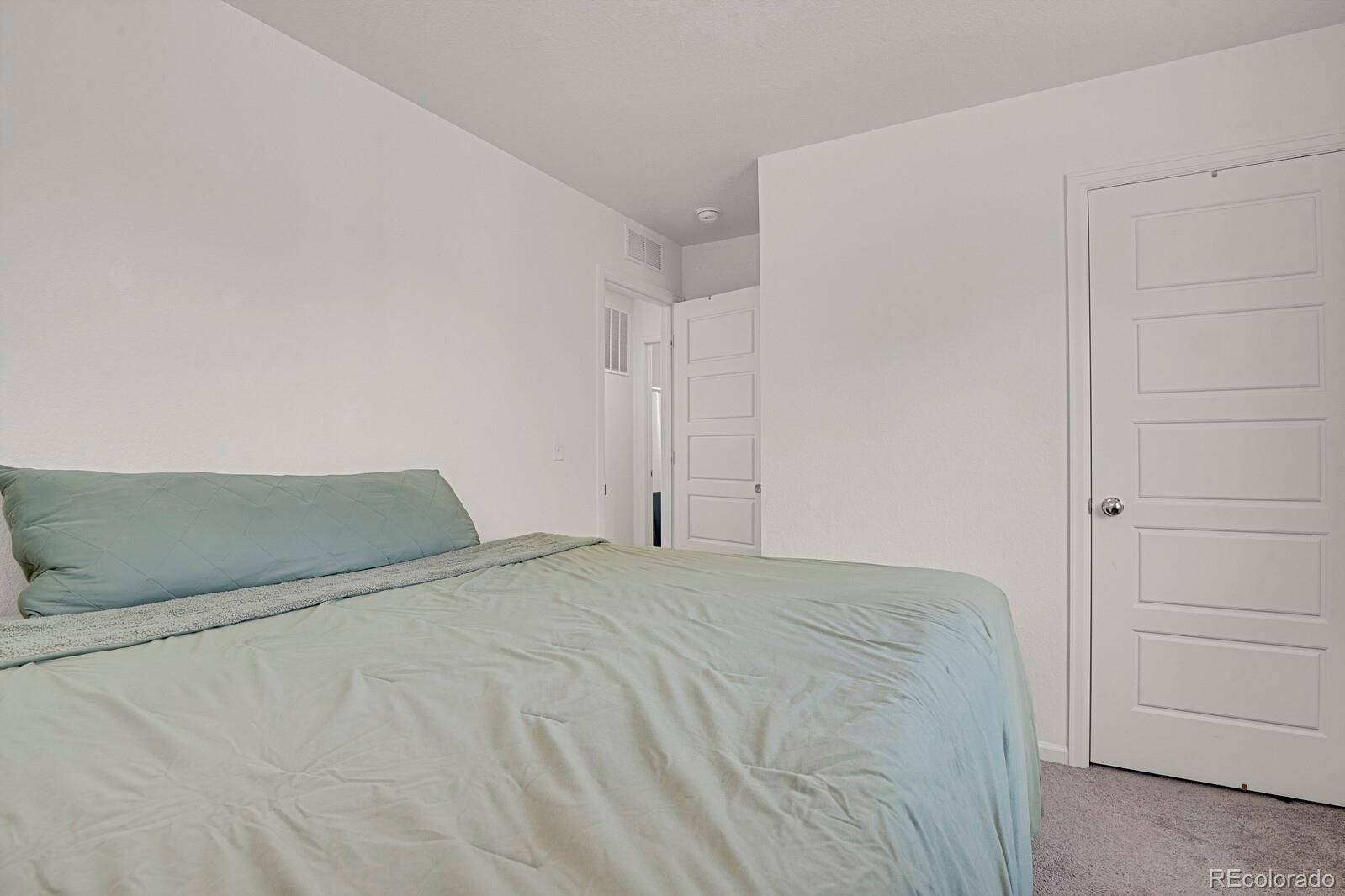 MLS Image #15 for 18233 e 51st avenue,denver, Colorado