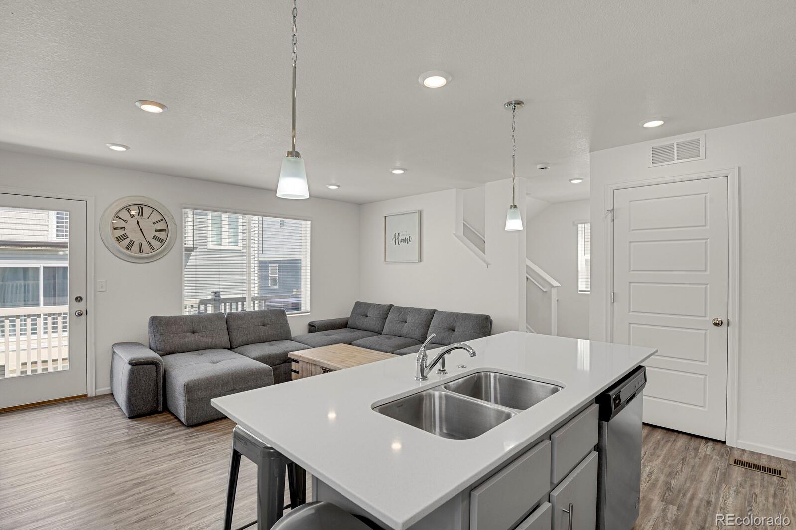 MLS Image #7 for 18233 e 51st avenue,denver, Colorado