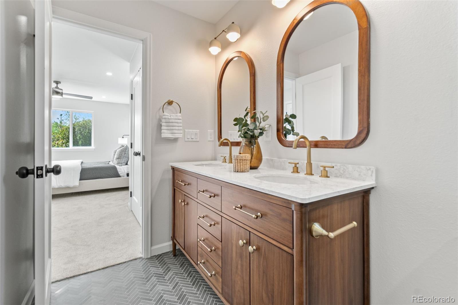MLS Image #30 for 1046 n knox court,denver, Colorado