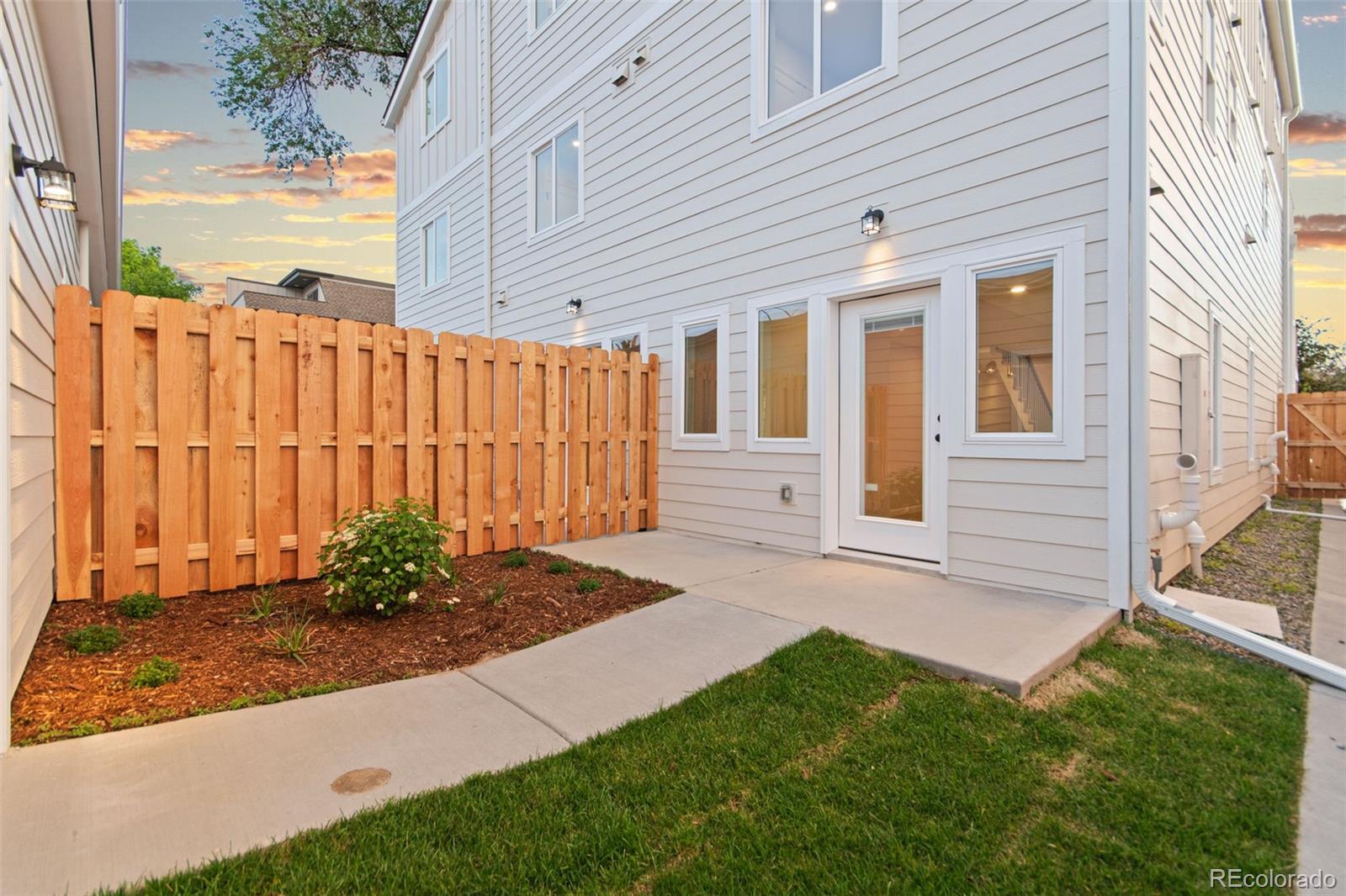 MLS Image #38 for 1046 n knox court,denver, Colorado